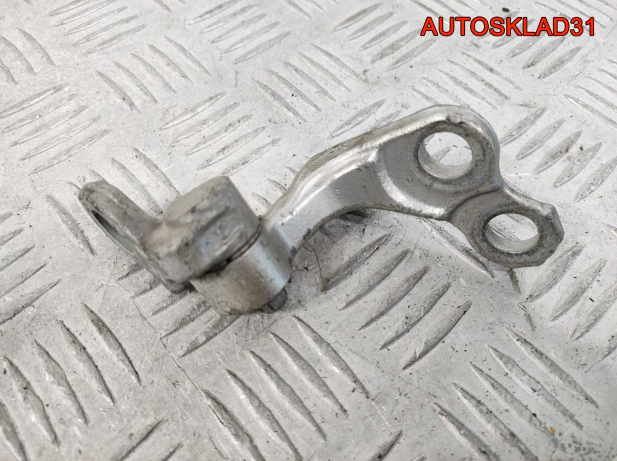 Петля двери задней правой верхняя Ford Focus 2, 900 рублей, Дубовое