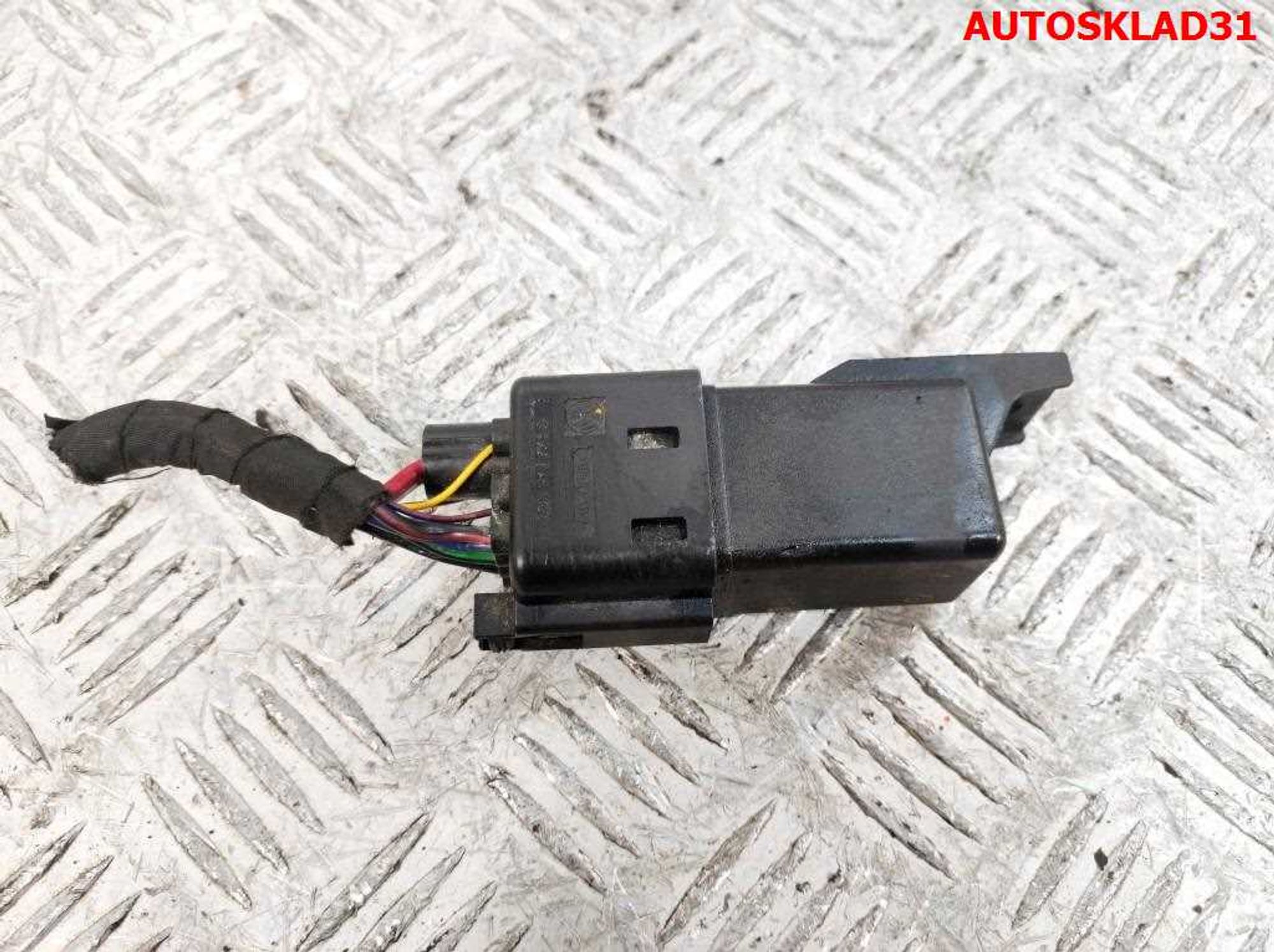 Реле свечей накаливания VW Tiguan 2,0 Дизель 04L907281, 2800 рублей, Дубовое