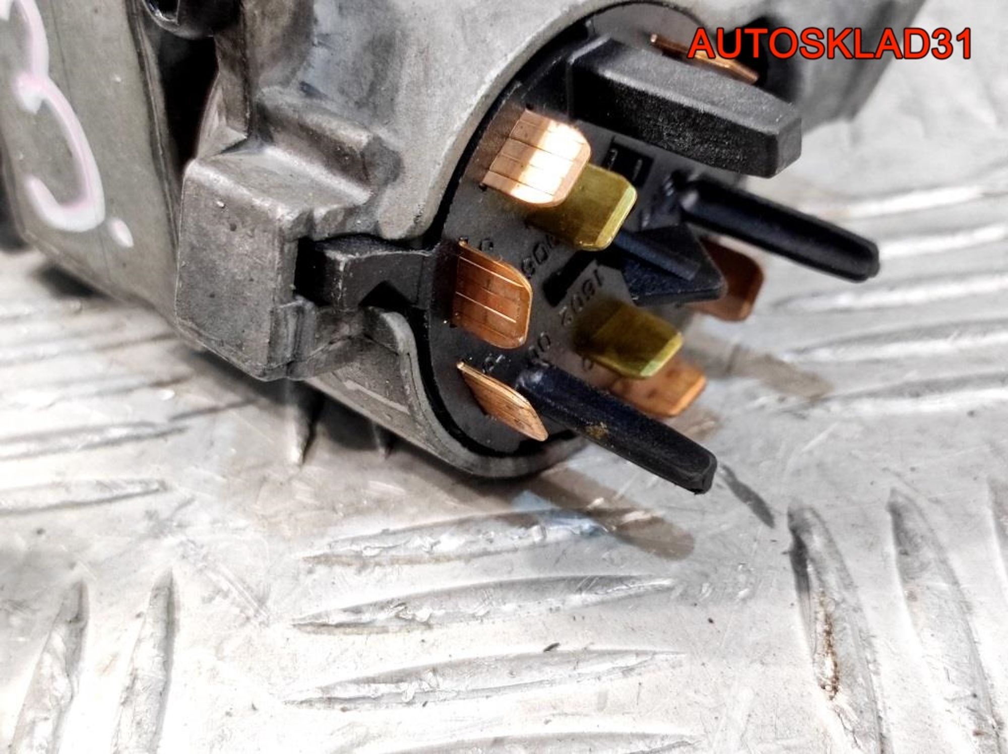 Комплект замок зажигания и личинки с ключом VW Passat B5 4B0905851, 4100 рублей, Дубовое