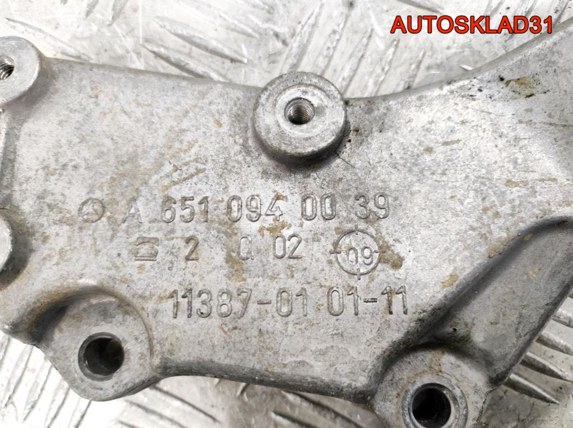 Кронштейн коллектора Mercedes GLK X204 06510940039, 900 рублей, Дубовое