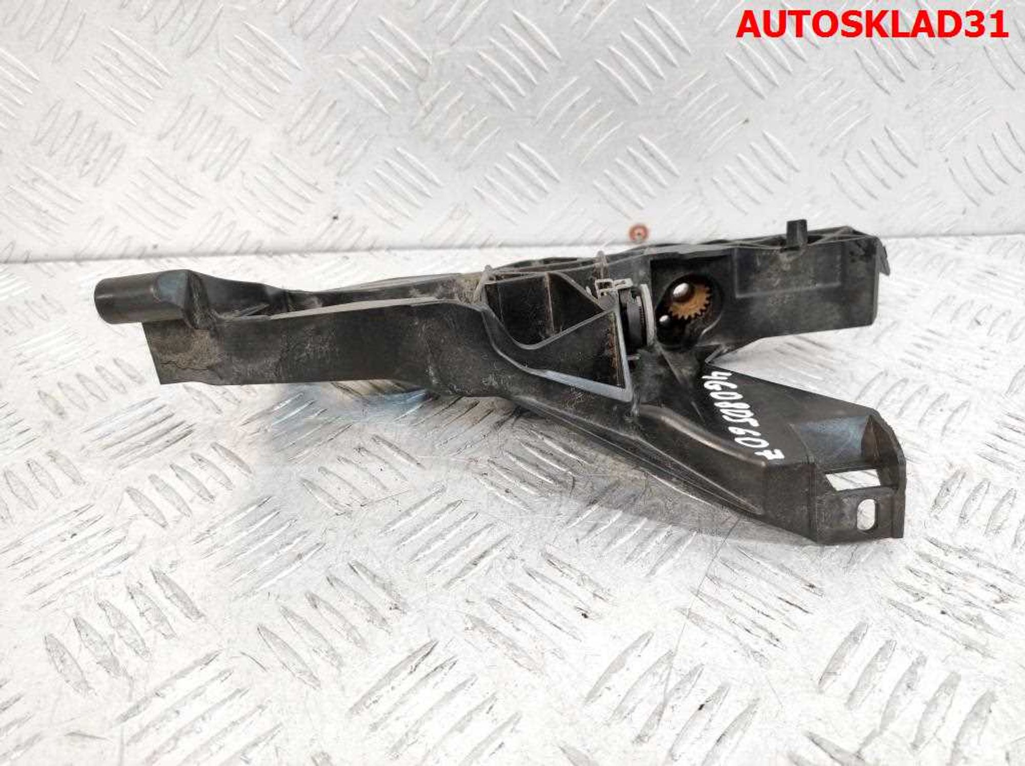 Кронштейн фары левый Audi A6 C7 4G 4G0807607, 1500 рублей, Дубовое