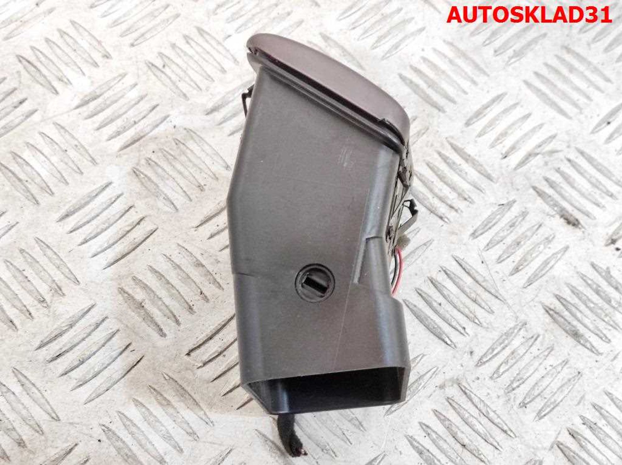 Дефлектор воздушный левый Audi A6 C5 4B1820901, 1000 рублей, Дубовое