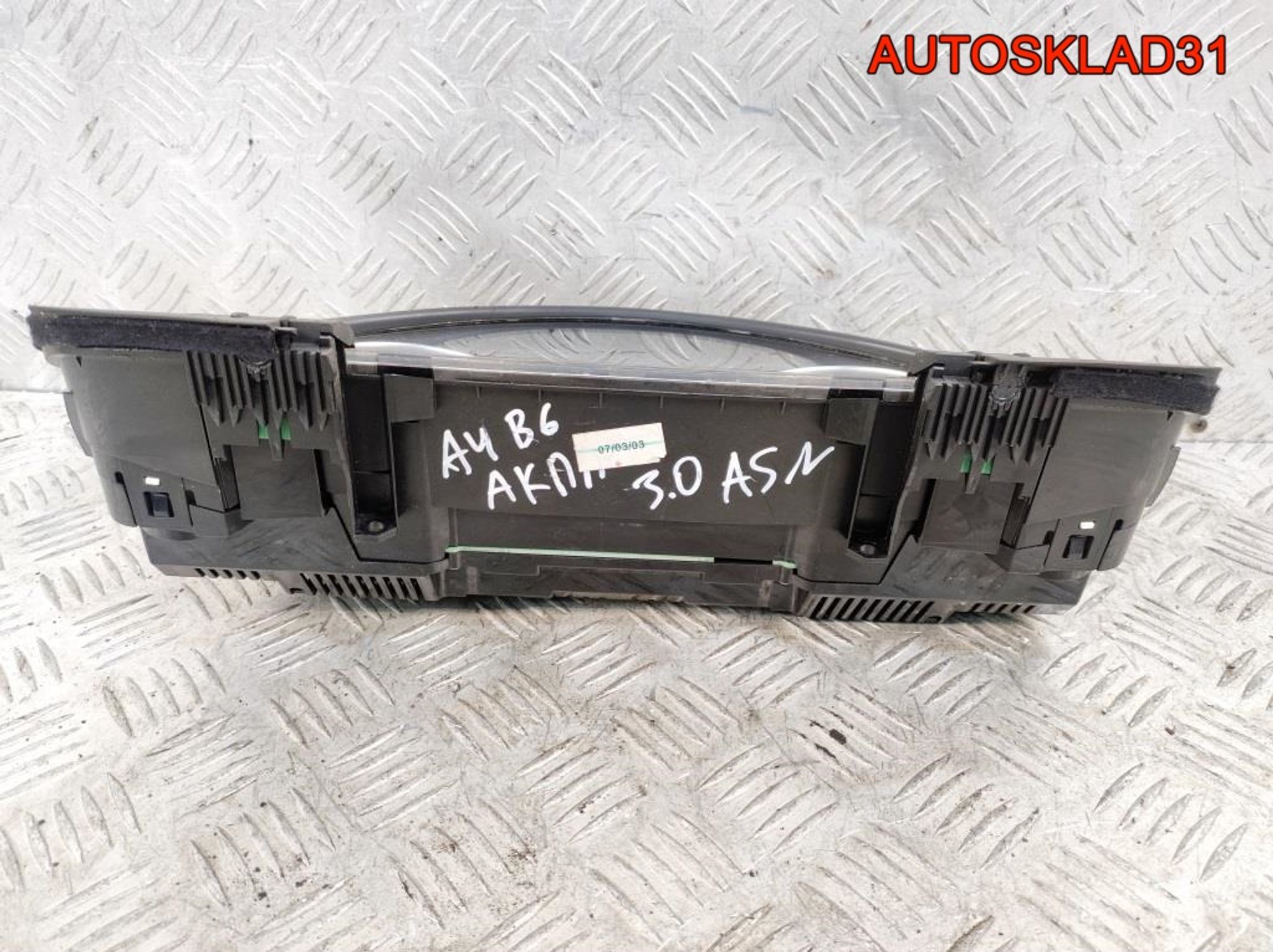 Панель приборов Audi A4 B6 3,0 ASN АКПП 8E0920900L, 4100 рублей, Дубовое