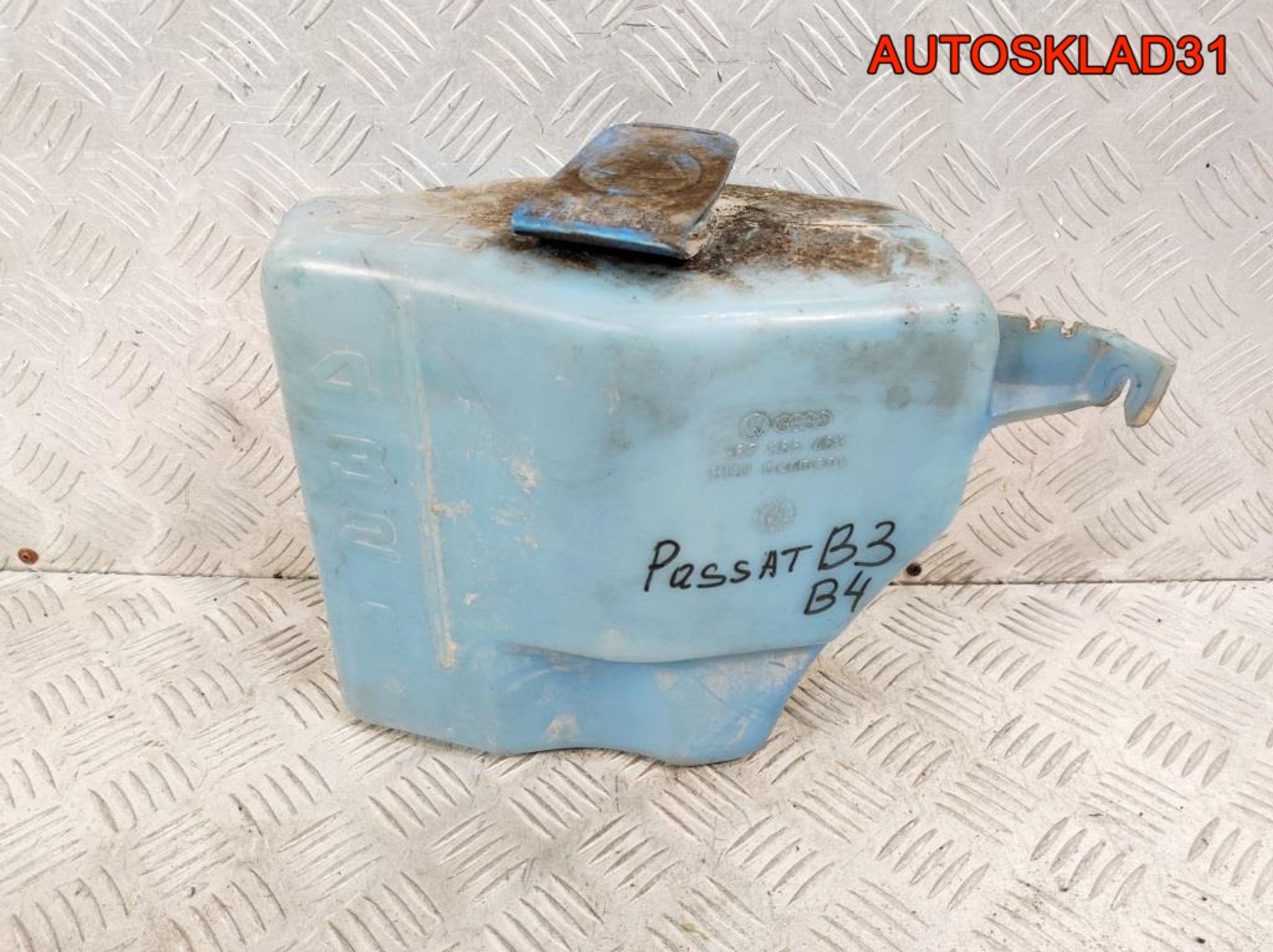 Бачок омывателя Volkswagen Passat B3 357955453, 1400 рублей, Дубовое