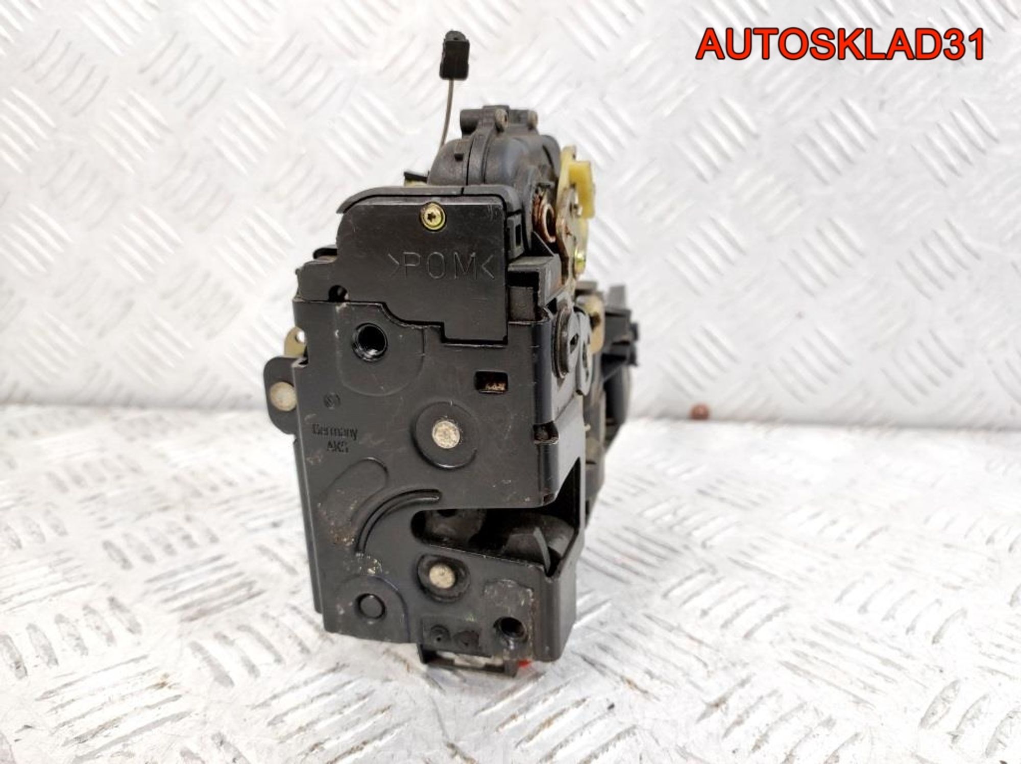 Замок двери задней левой VW Passat B5 3B4839015B, 2000 рублей, Дубовое