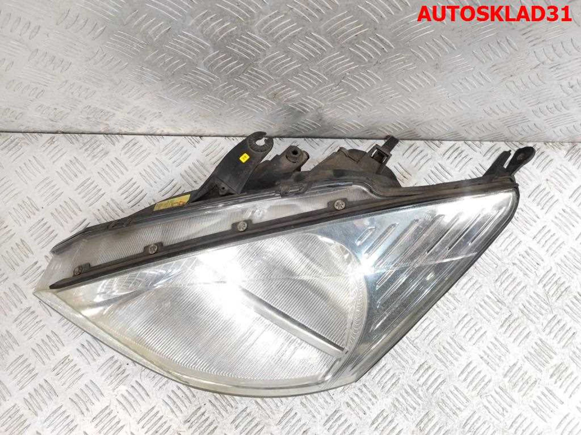 Фара левая Ford Focus 1 3S4Z13008AB Дорест, 4000 рублей, Дубовое
