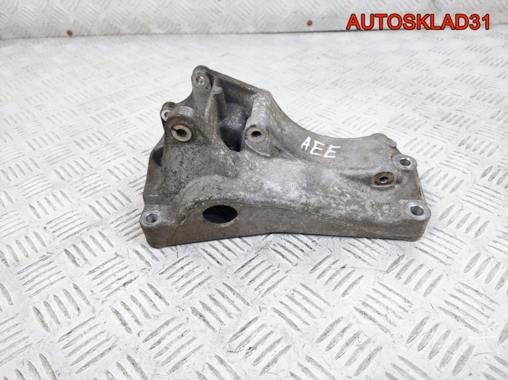 Кронштейн генератора Skoda Octavia A4 030145169H, 1300 рублей, Дубовое