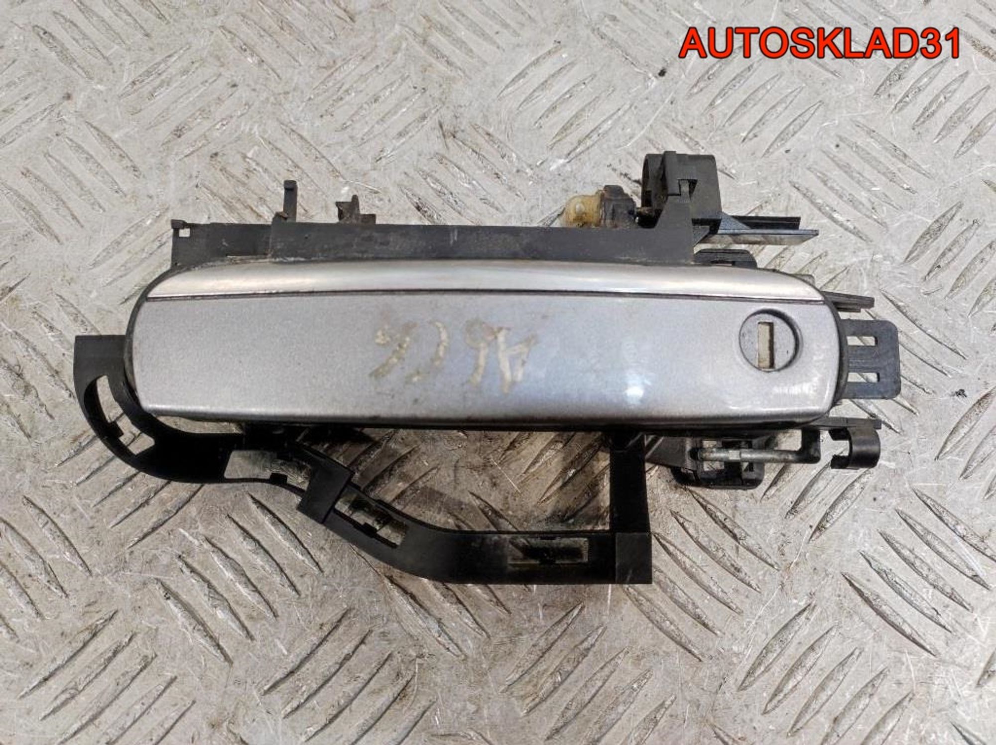 Ручка двери внешняя передняя левая Audi A6 C6 4F0837207B, 2300 рублей, Дубовое