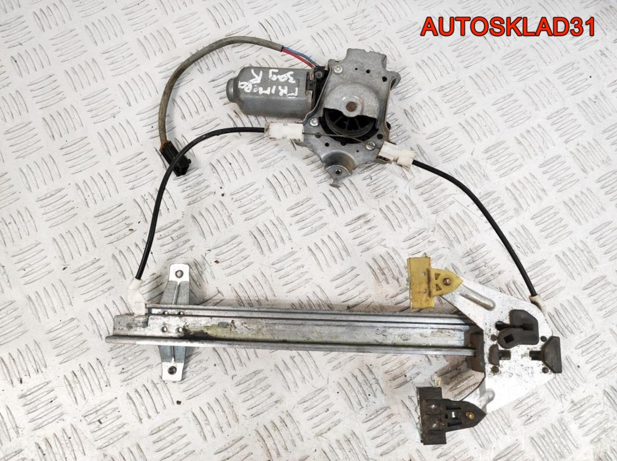 Стеклоподъемник задний правый Nissan Primera P11 827009F500, 2000 рублей, Дубовое