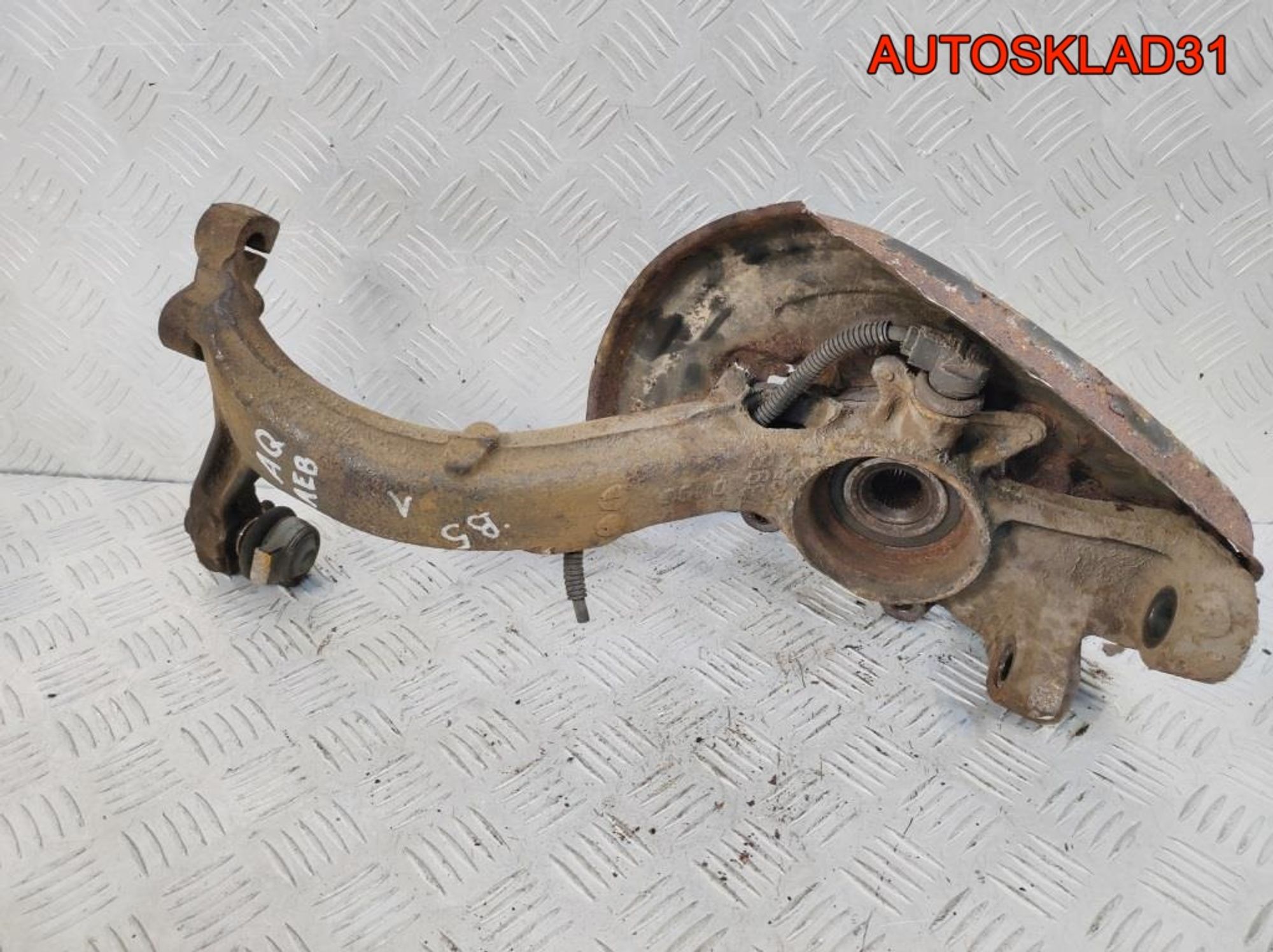Кулак передний левый VW Passat B5 8D0407257AQ, 1200 рублей, Дубовое