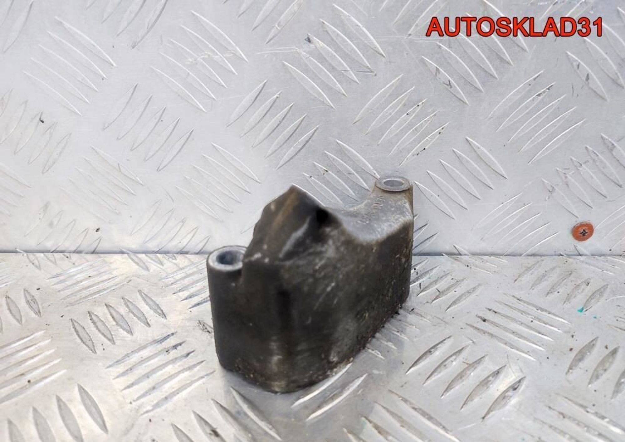Кронштейн кондиционера Mercedes W202 A6112340039, 900 рублей, Дубовое