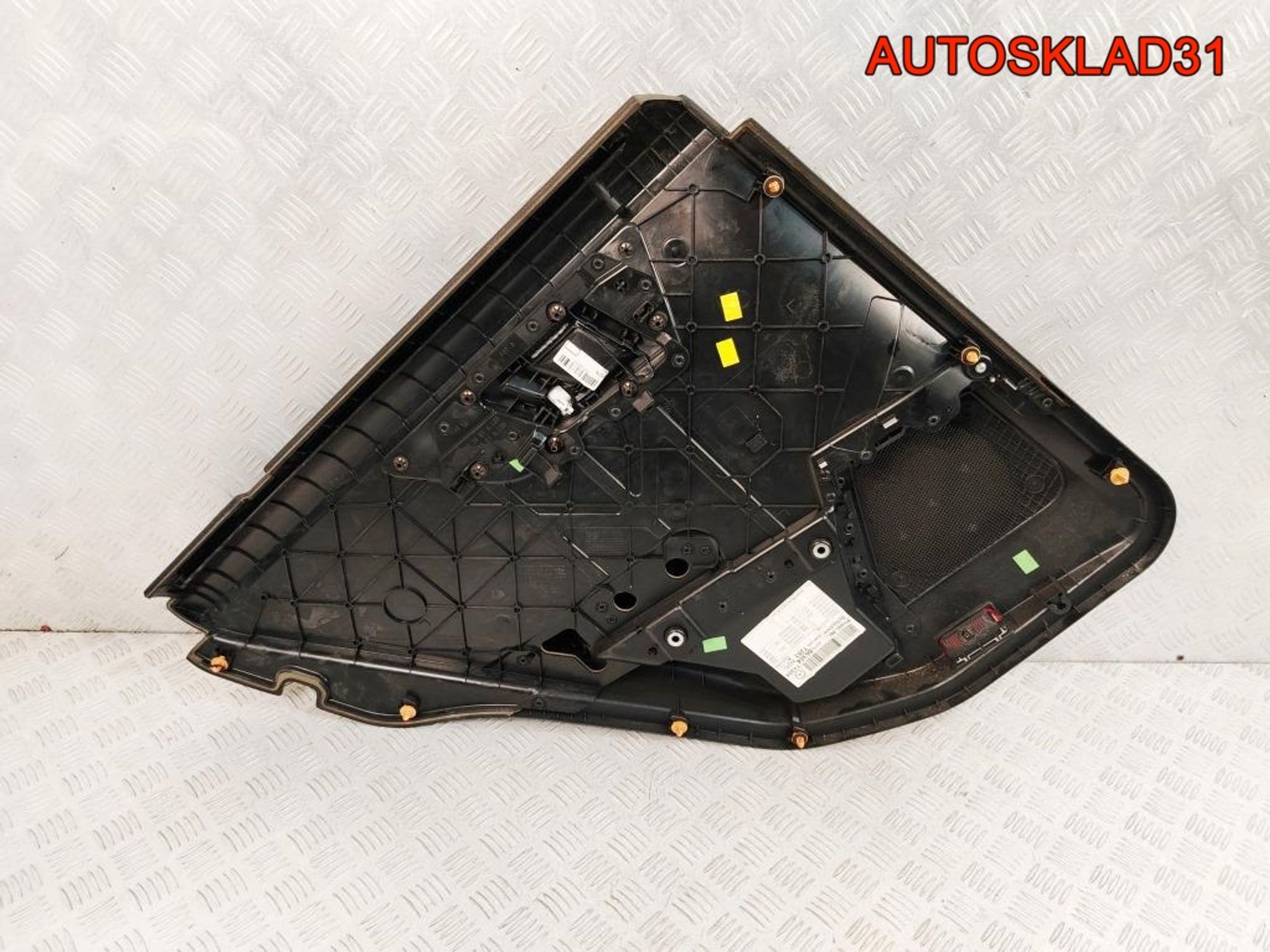 Обшивка двери задней правой Mercedes Benz GLK X204 A2047300248, 2500 рублей, Дубовое