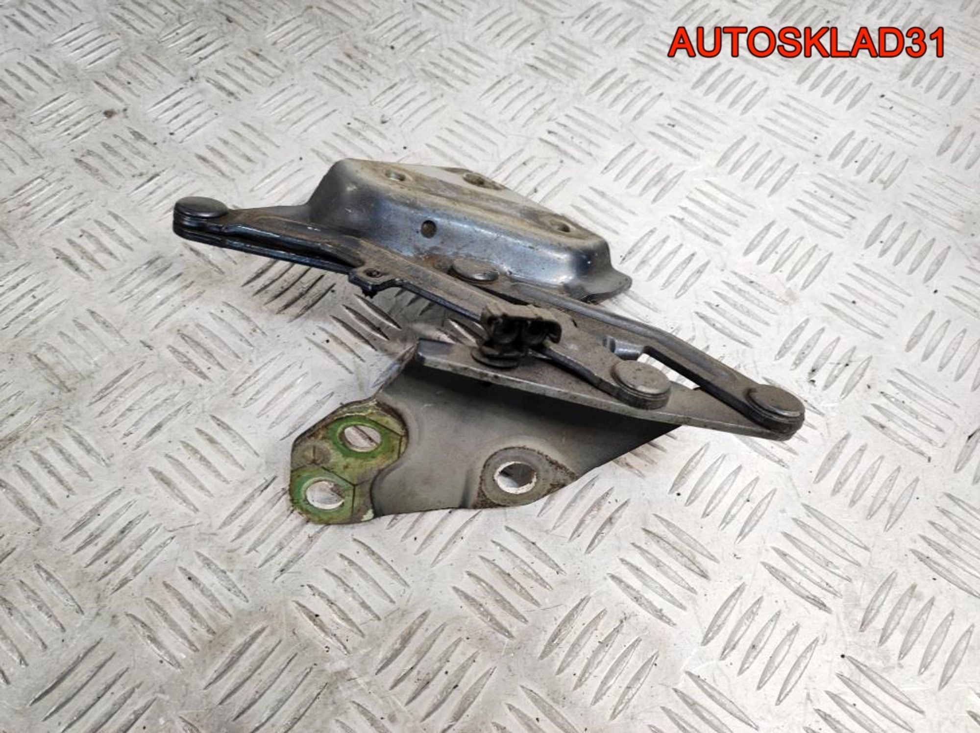 Петля капота левая VW Touareg 7L6823301A, 1400 рублей, Дубовое