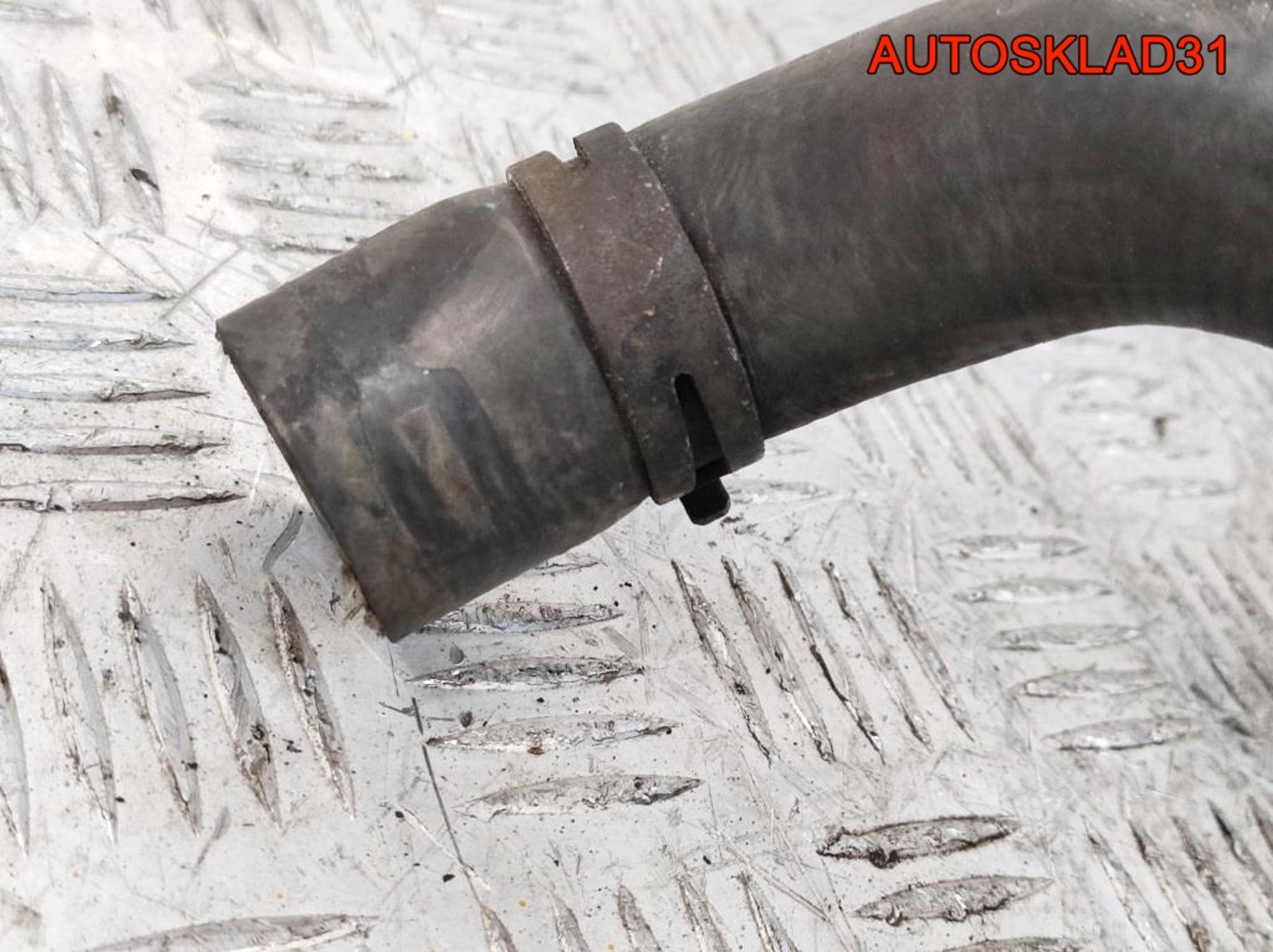 Патрубок системы охлаждения VW Golf 4 1,6 Бензин 1J0121049F, 2000 рублей, Дубовое