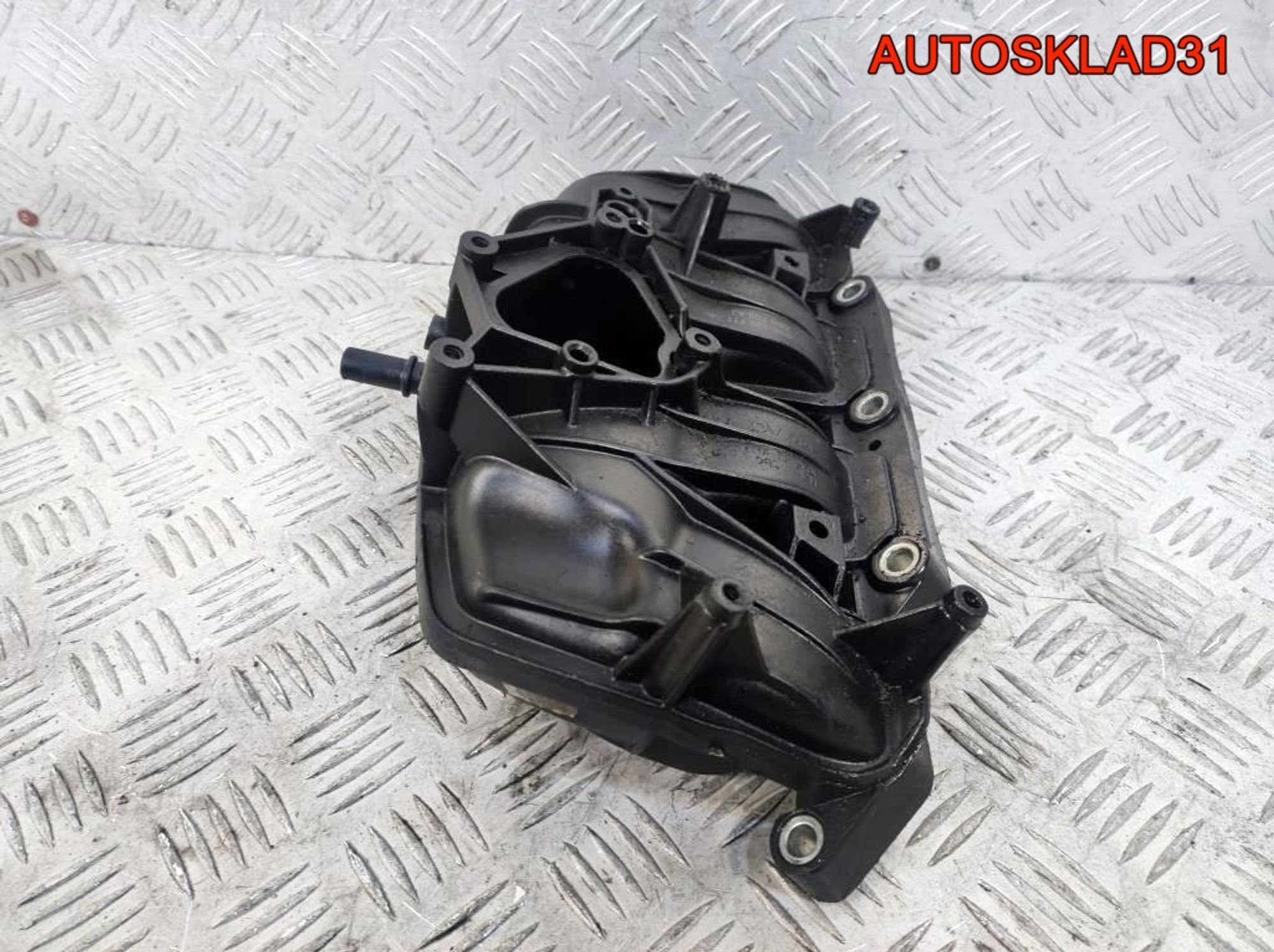 Коллектор впускной VW Tiguan 1,4 CAV 03C129711AE, 3300 рублей, Дубовое