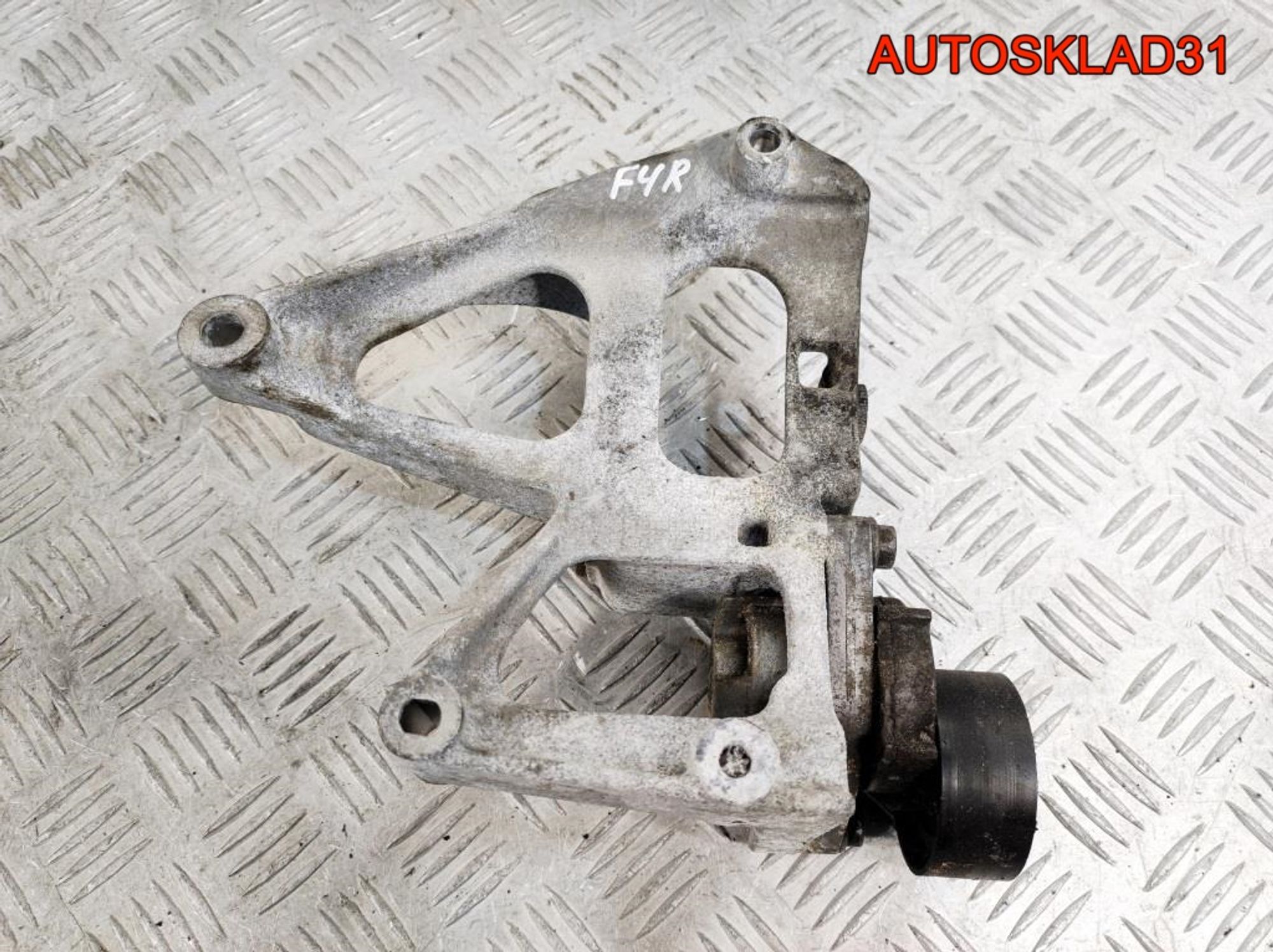 Кронштейн гидроусилителя Renault Scenic 1 2.0 F4R 740 7700103524, 1800 рублей, Дубовое