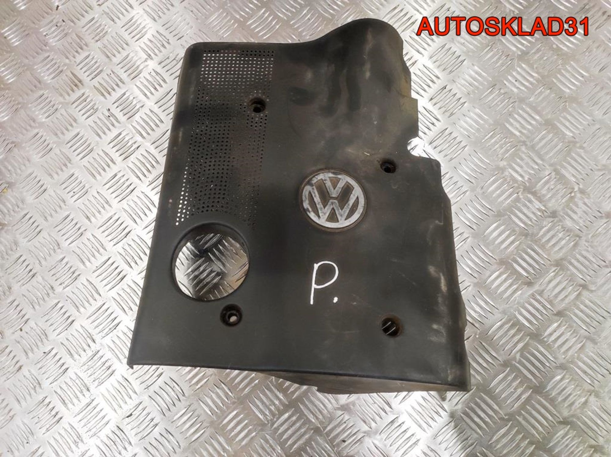 Декоративная крышка двигателя VW Passat B5 06B103935J, 1400 рублей, Дубовое