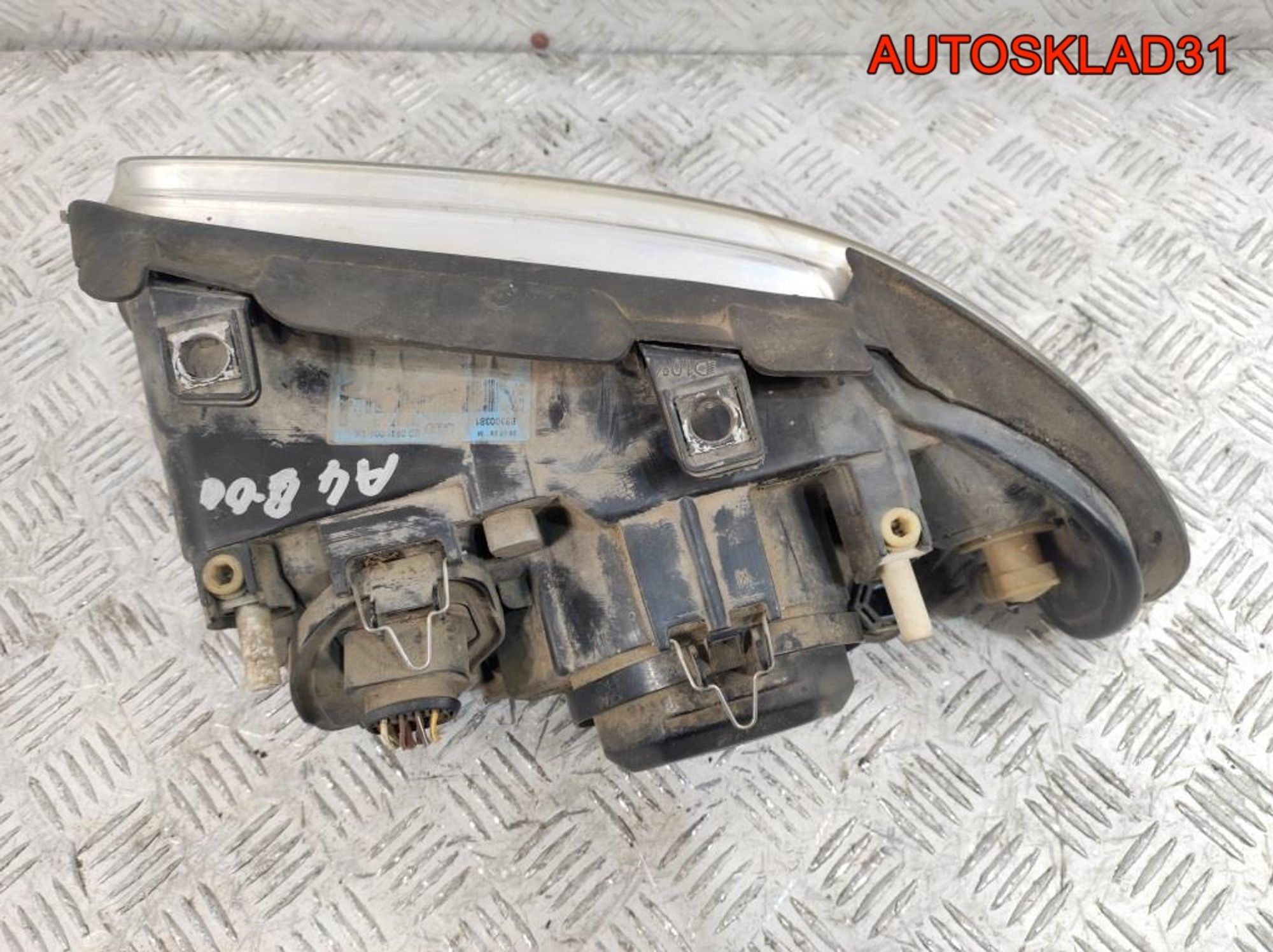 Фара правая Audi A4 B5 Рестайлинг 8D0941004AK, 10000 рублей, Дубовое