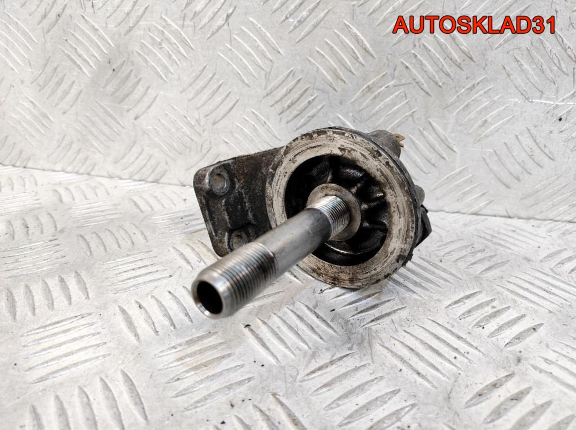 Кронштейн масляного фильтра VW Passat B4 053115417A, 1000 рублей, Дубовое