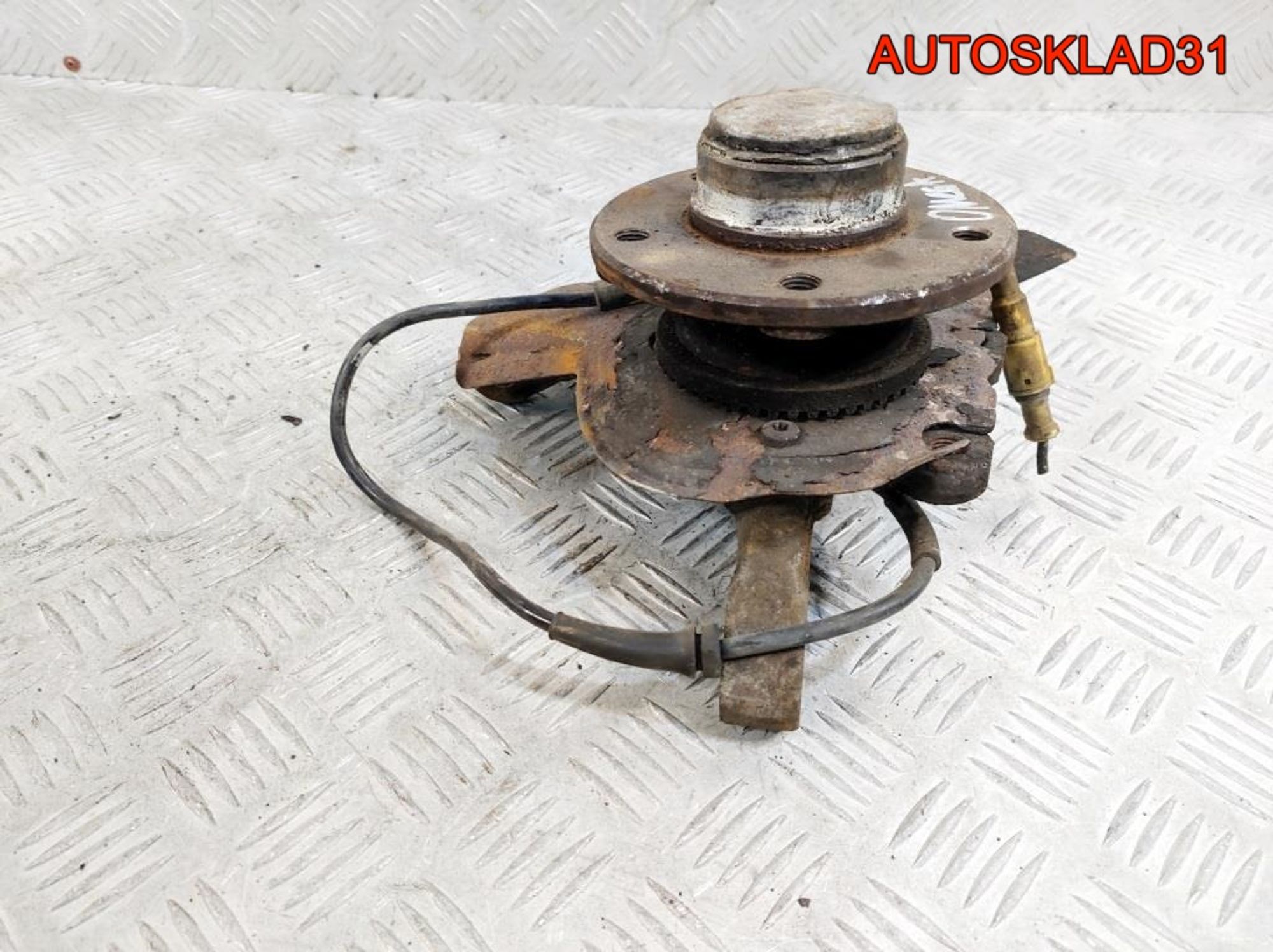 Кулак поворотный передний левый Opel Omega B, 1800 рублей, Дубовое