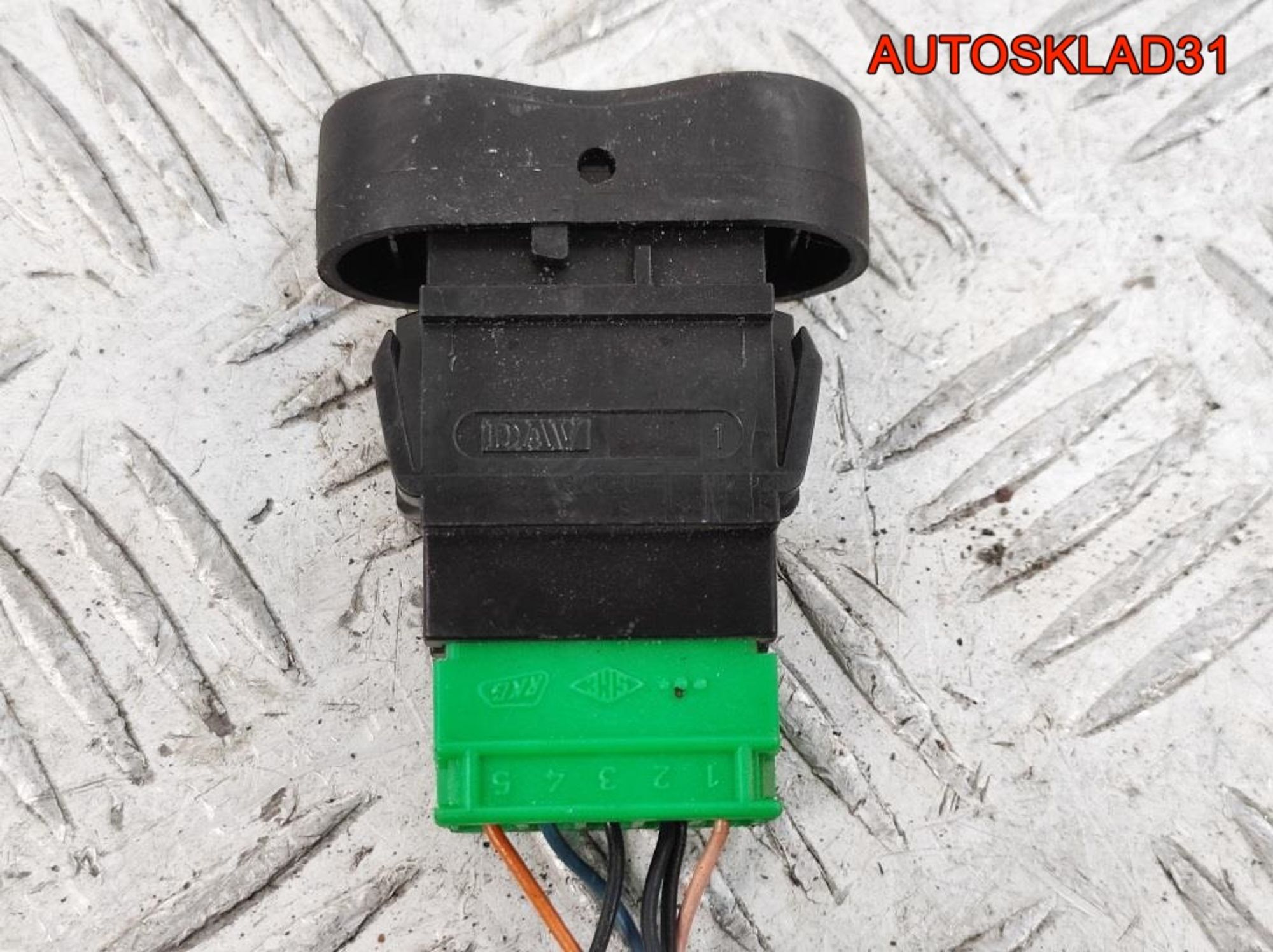 Кнопка центрального замка Renault Sandero 8200870250, 400 рублей, Дубовое