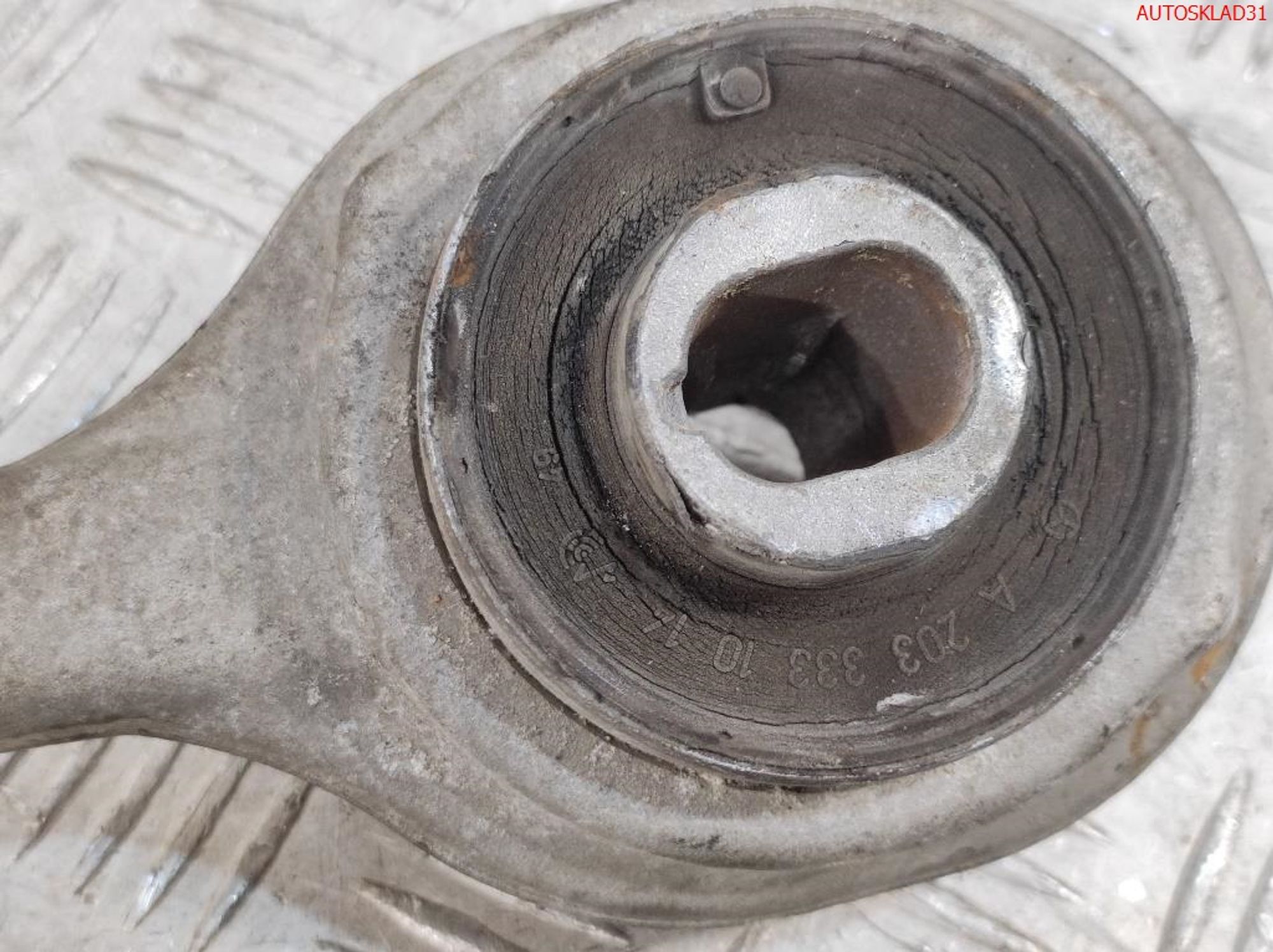 Рычаг передний правый верхний Mercedes GLK X204 A2043308211, 2000 рублей, Дубовое