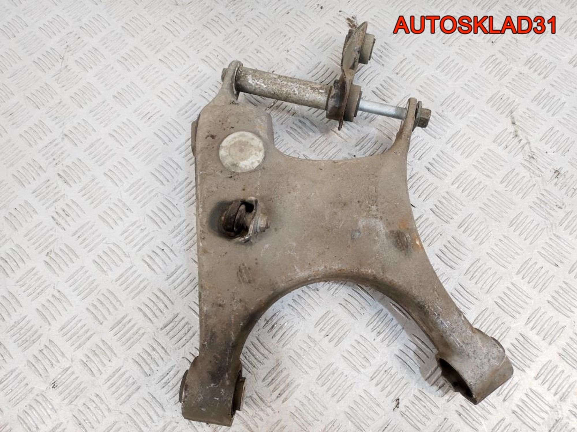 Рычаг задний нижний левый BMW E39 33321093723, 1600 рублей, Дубовое