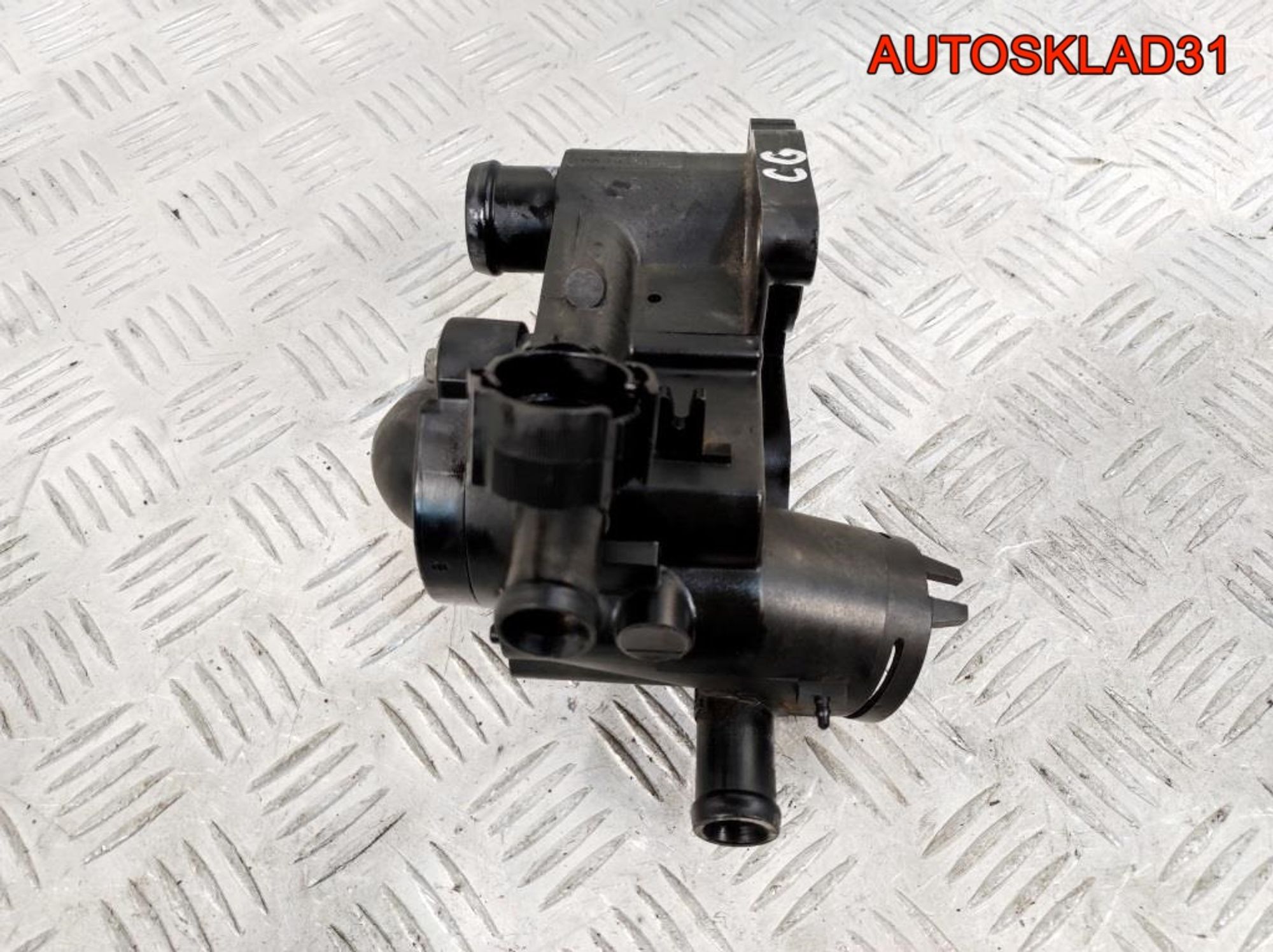 Корпус термостата Skoda Fabia 1,4 BUD 032121111CG, 900 рублей, Дубовое