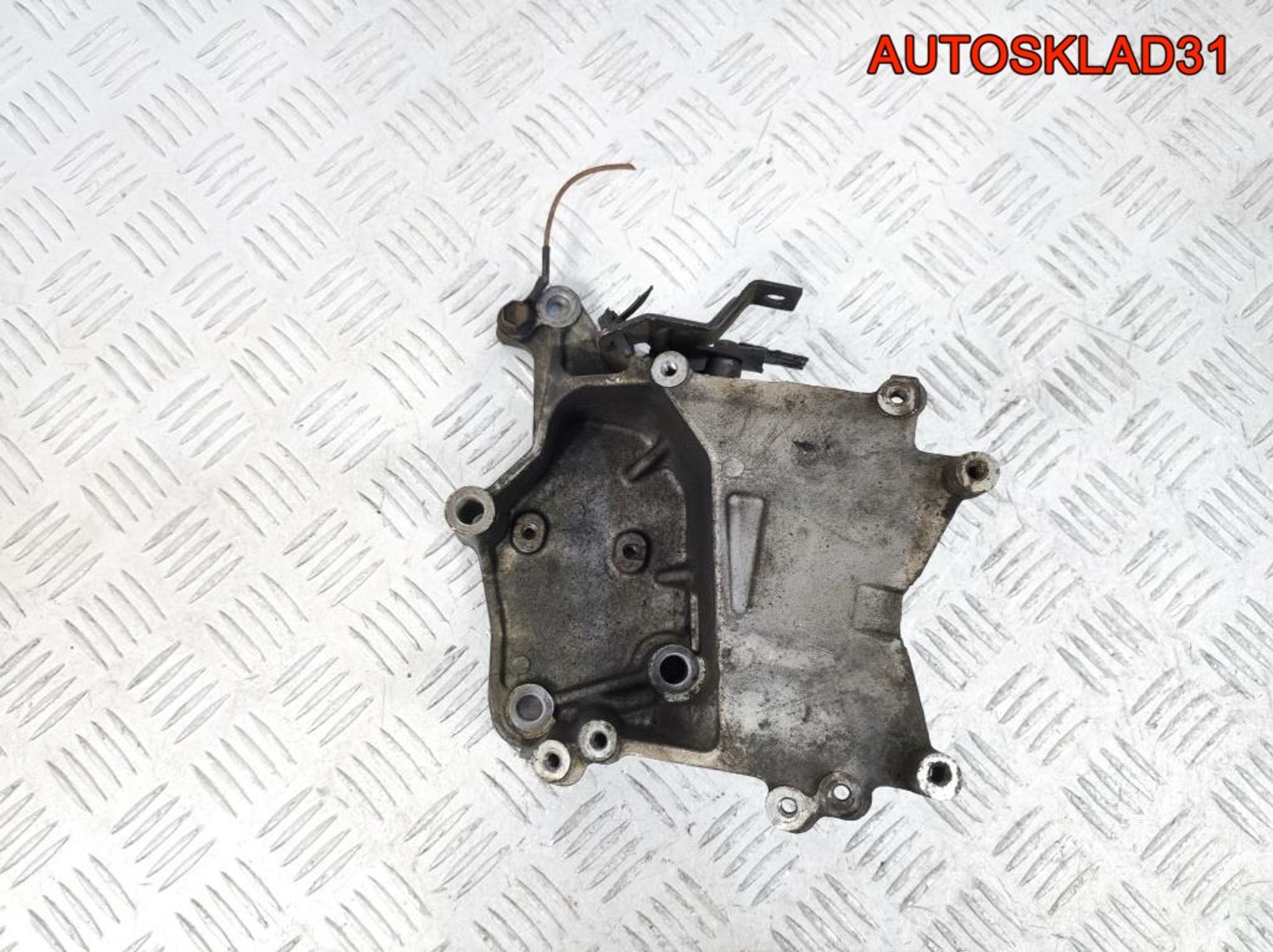 Кронштейн двигателя Opel Astra G 1,7 Y17DT 069293, 900 рублей, Дубовое