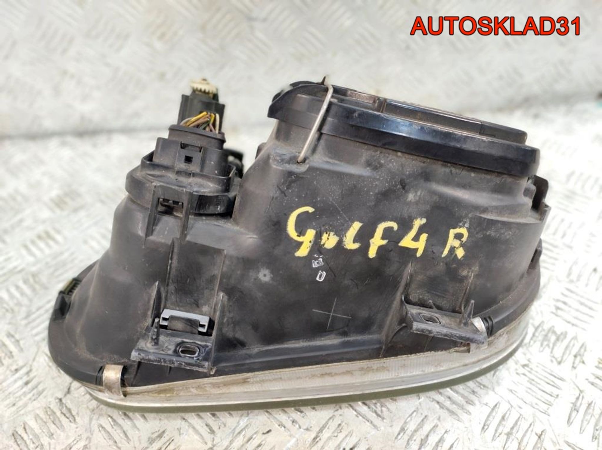 Фара правая Hella VW Golf 4 150146001, 6500 рублей, Дубовое