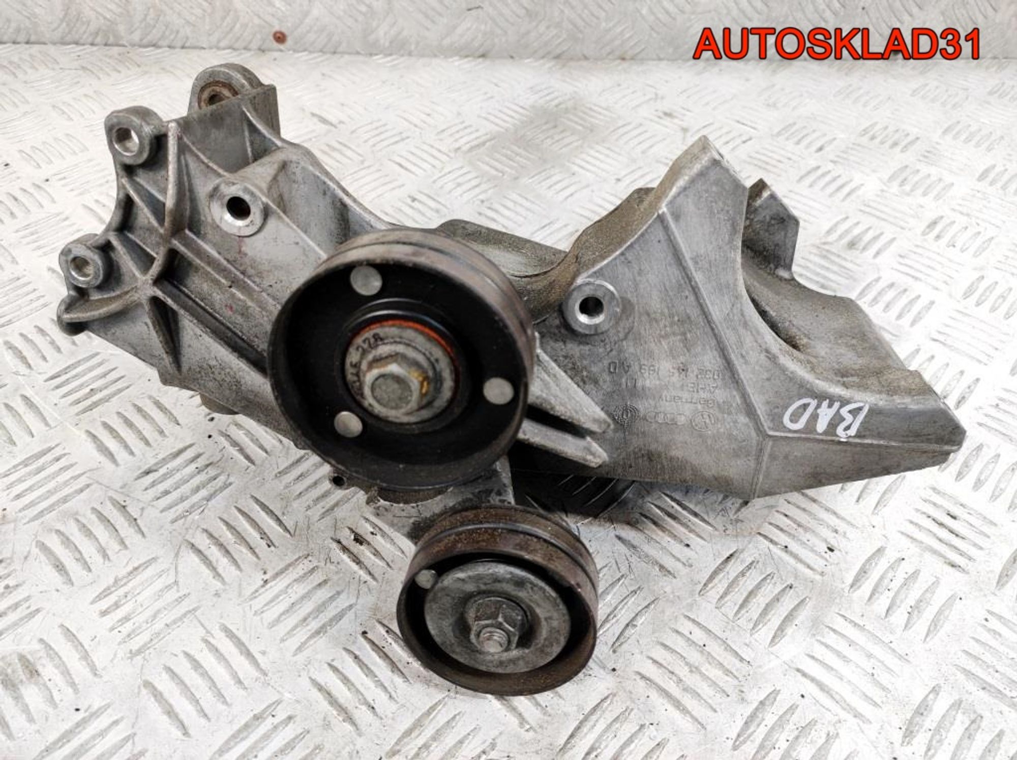 Кронштейн генератора VW Golf 4 1,6 BAD Бензин 032145169AD, 1800 рублей, Дубовое