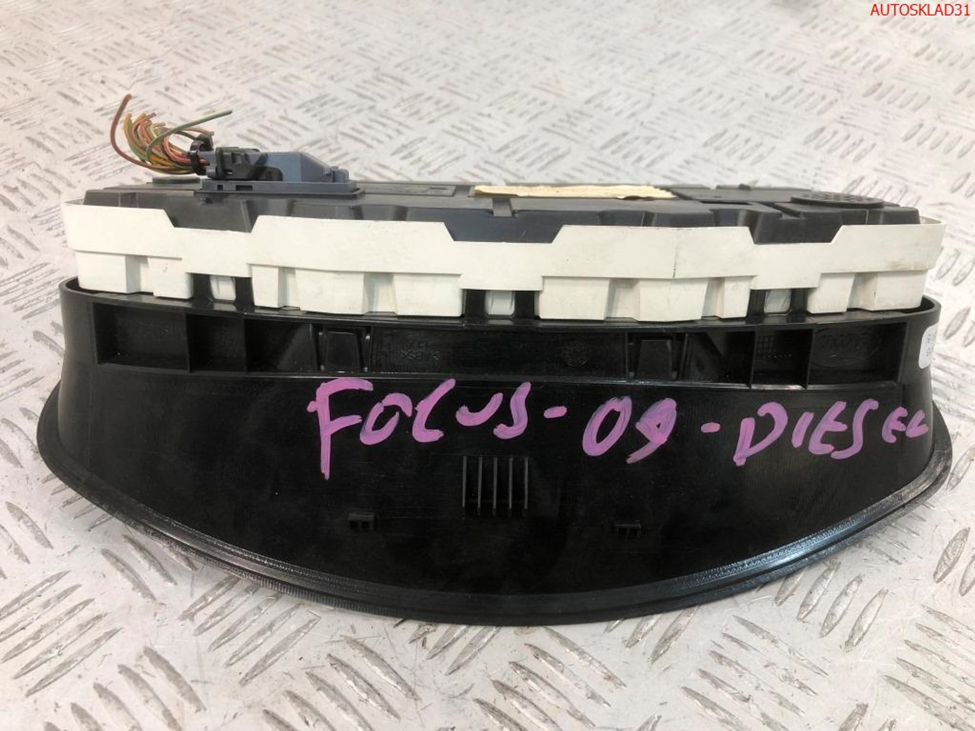 Панель приборов Ford Focus 2 1,6 Дизель 8V4T10849LJ, 35000 рублей, Дубовое