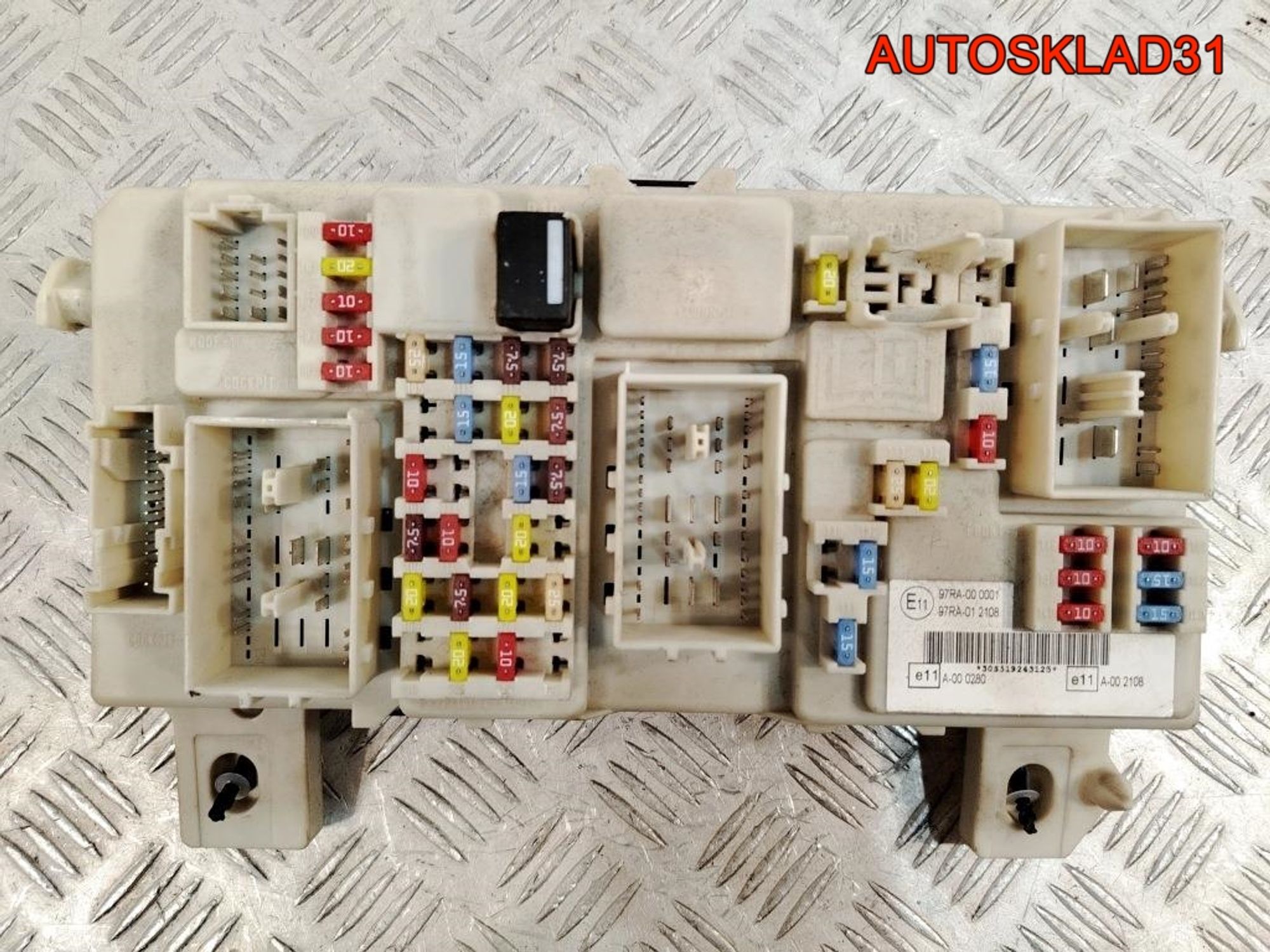 Блок предохранителей Ford Focus 2 7M5T14A073DC, 2500 рублей, Дубовое