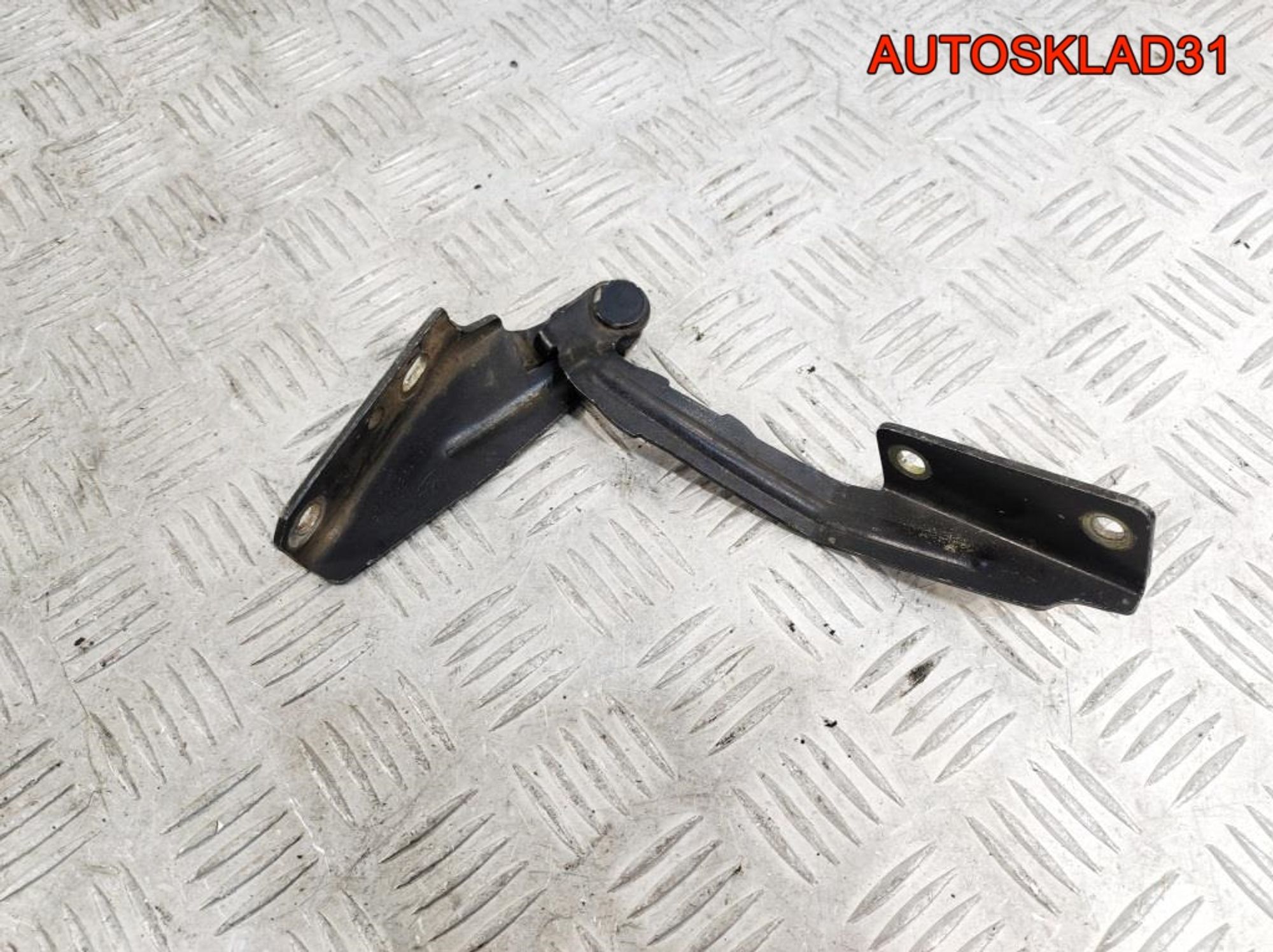 Петля капота левая Ford Focus 1 XS4116801AF, 900 рублей, Дубовое