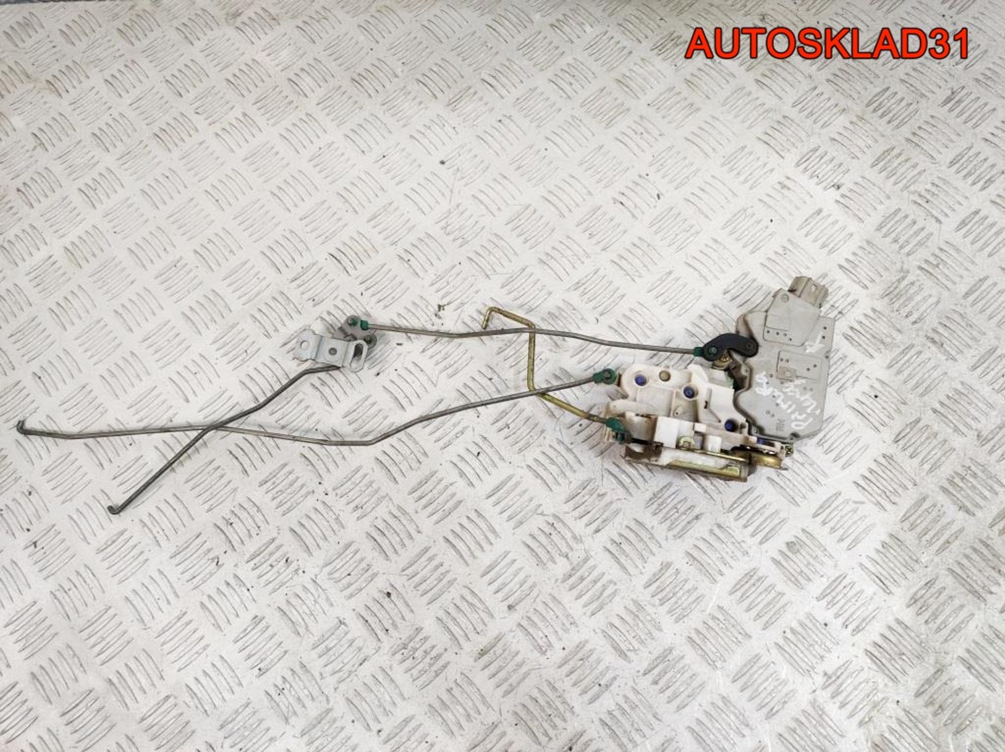 Замок двери передней правой Nissan Primera P11 805022F915, 1500 рублей, Дубовое