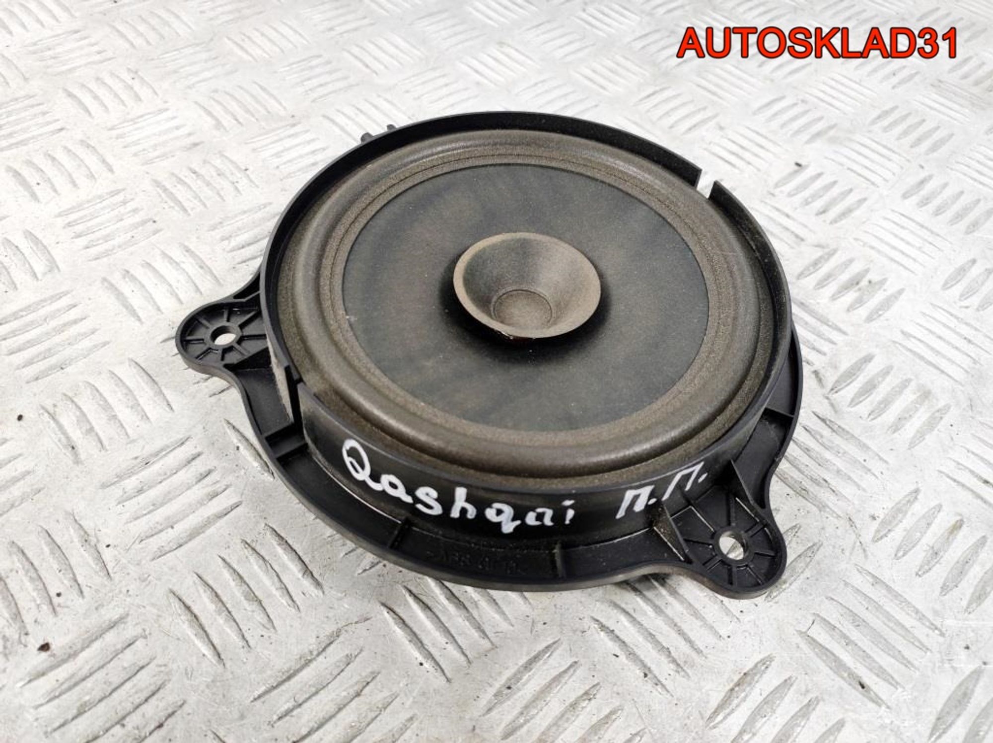 Динамик передний правый Nissan Qashqai 281569U00A, 1000 рублей, Дубовое
