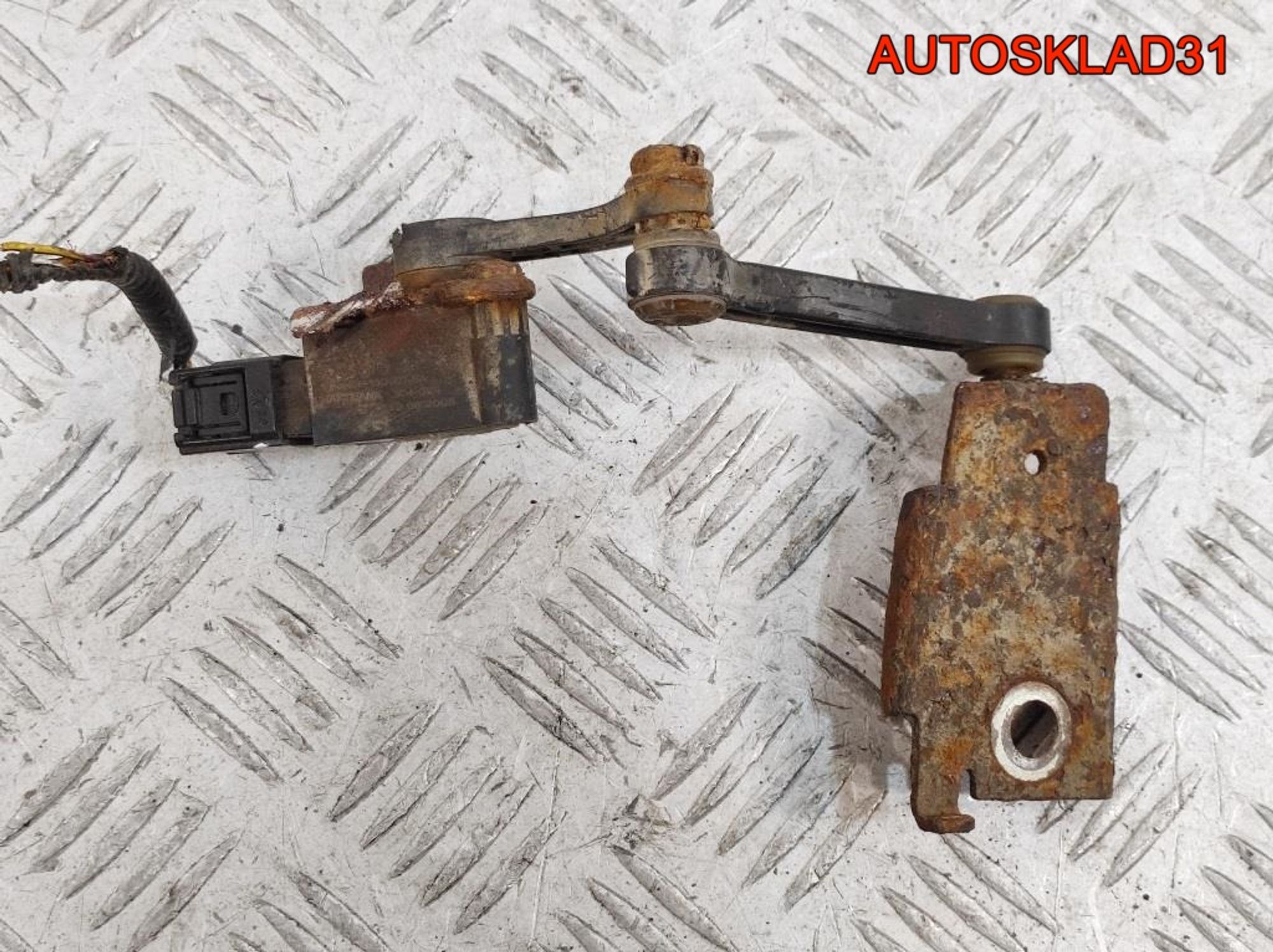 Датчик дорожного просвета Ford Focus 2 1819981, 2000 рублей, Дубовое