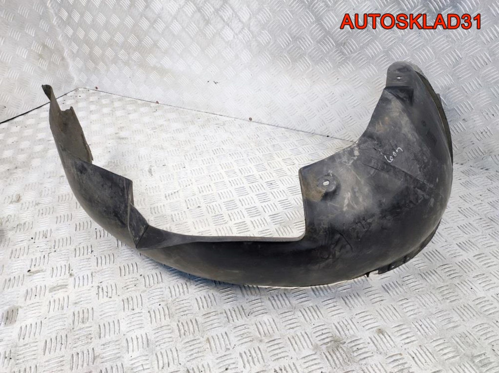 Локер передний правый Seat Leon 1M1 1M0809962B, 2100 рублей, Дубовое