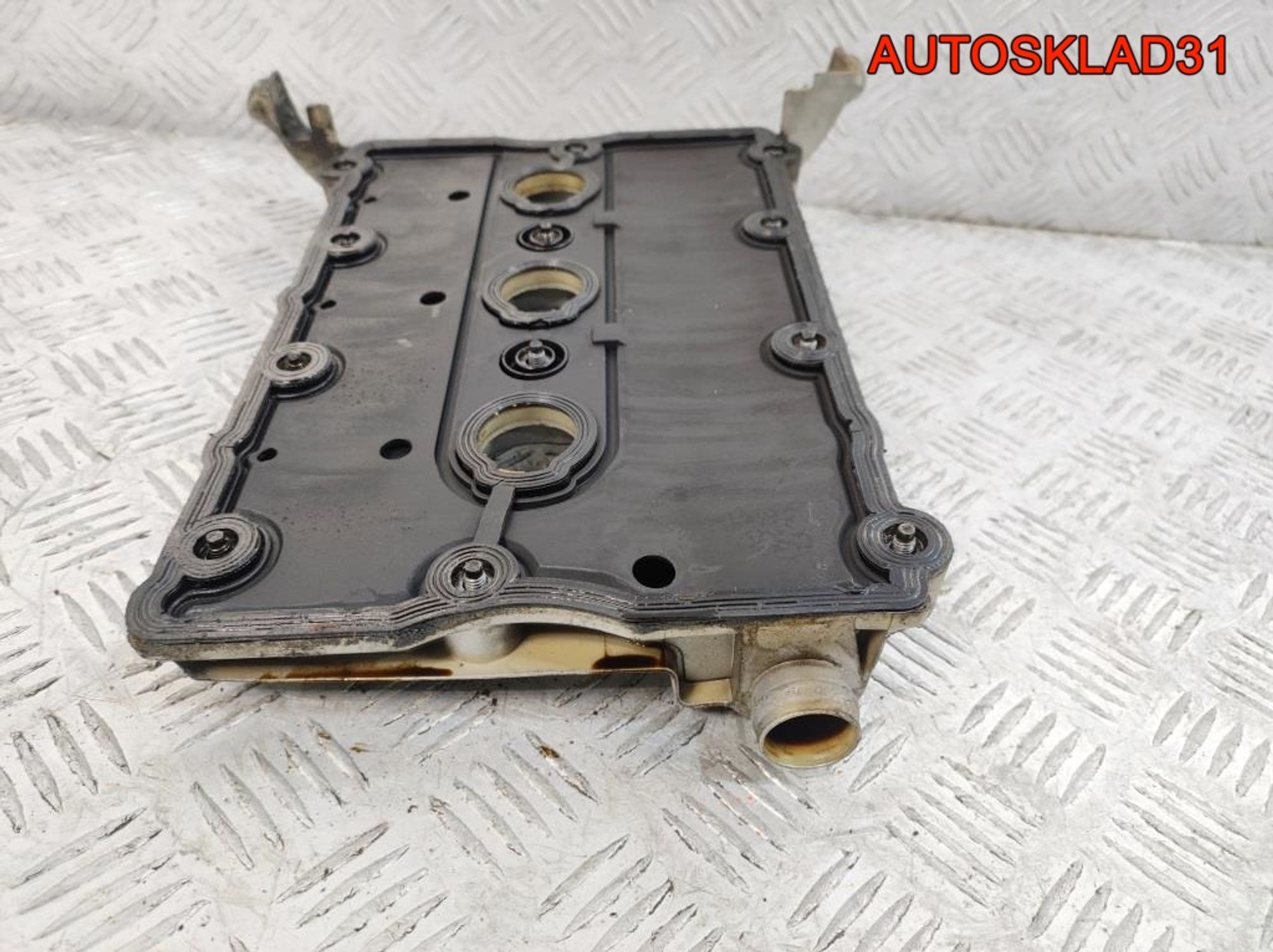 Крышка клапанная правая Audi A4 B6 3,0 ASN 06C103472G, 1500 рублей, Дубовое