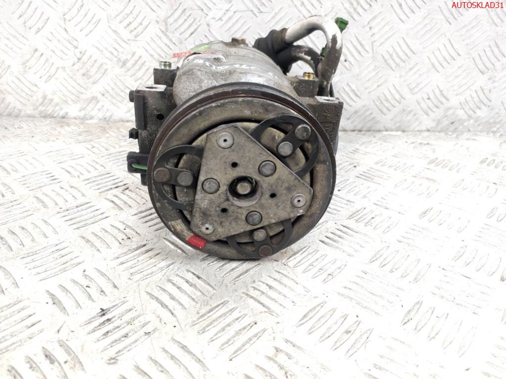 Компрессор кондиционера Audi A4 B5 1,8 AEB 8D0260805, 7200 рублей, Дубовое