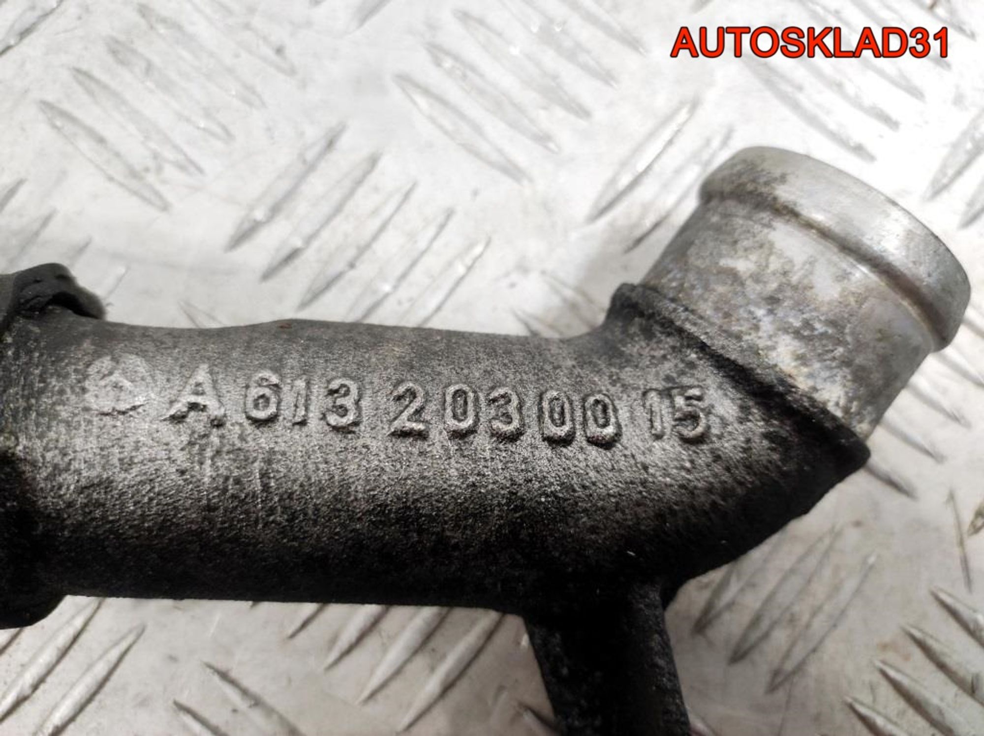 Фланец системы охлаждения Mercedes W220 A6132030015, 700 рублей, Дубовое