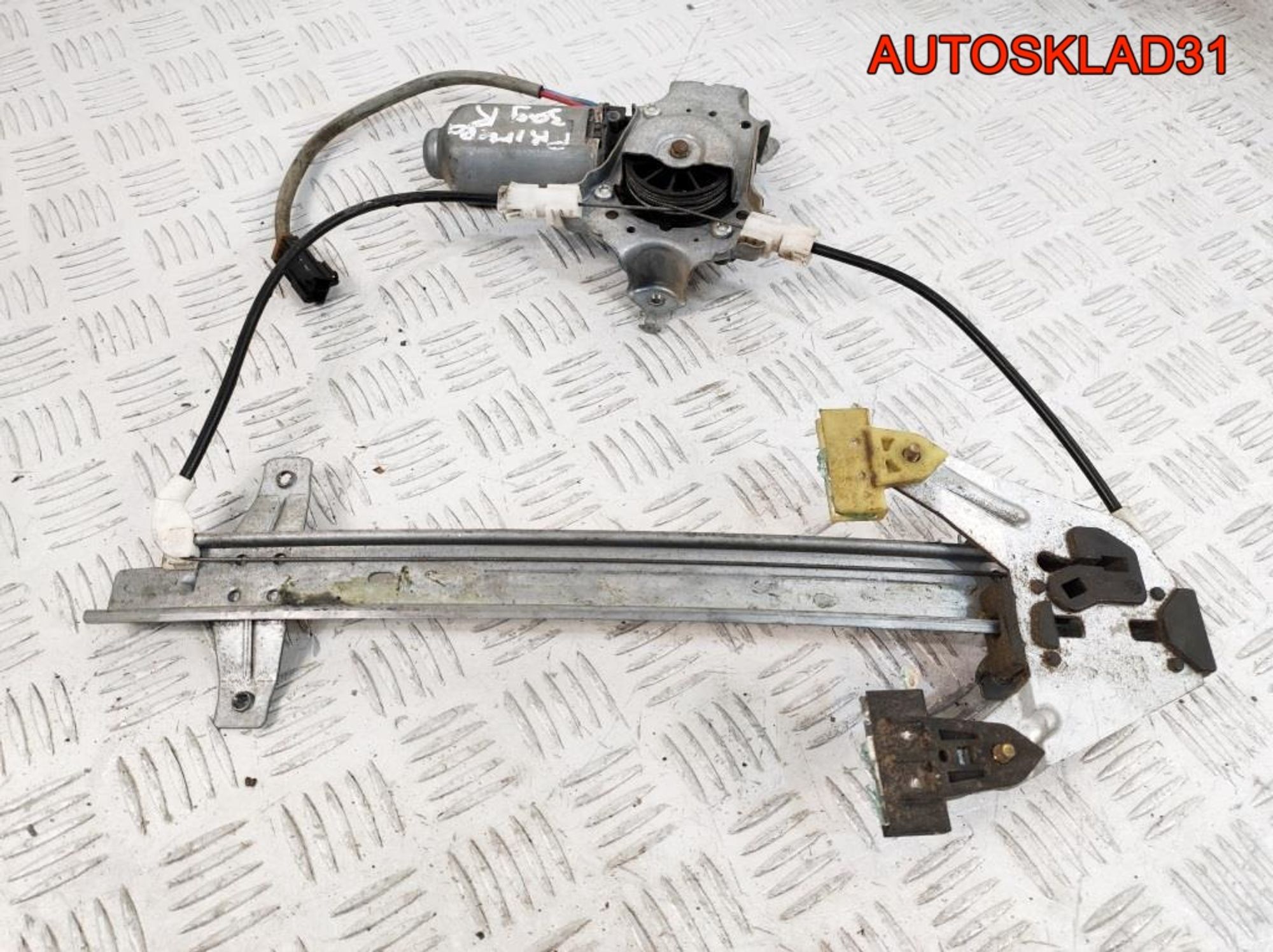 Стеклоподъемник задний правый Nissan Primera P11 827009F500, 2000 рублей, Дубовое