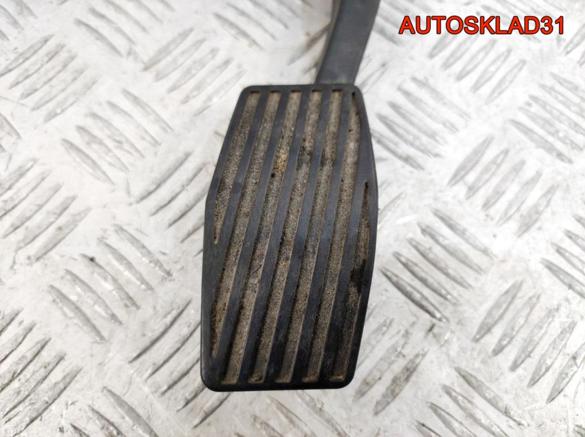 Педаль газа Opel Corsa D 1,4 Z14XEP Бензин 55702020, 2500 рублей, Дубовое