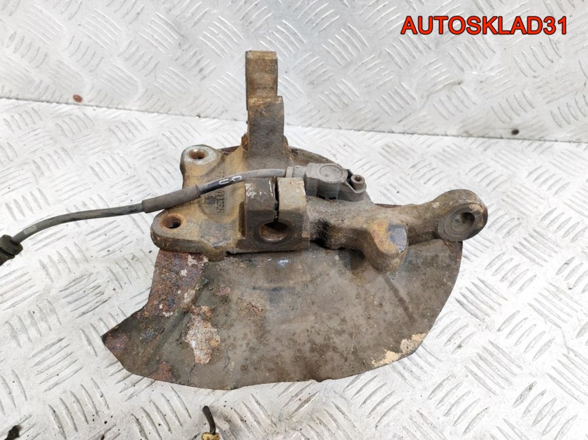 Кулак поворотный передний правый Opel Omega B, 1800 рублей, Дубовое
