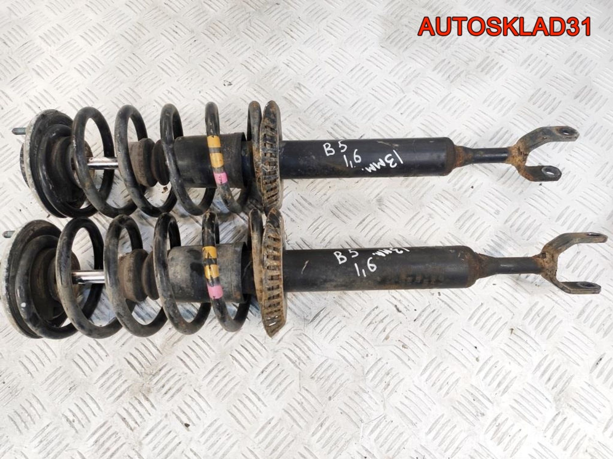 Амортизаторы передние VW Passat B5 8D0413031AC, 8100 рублей, Дубовое