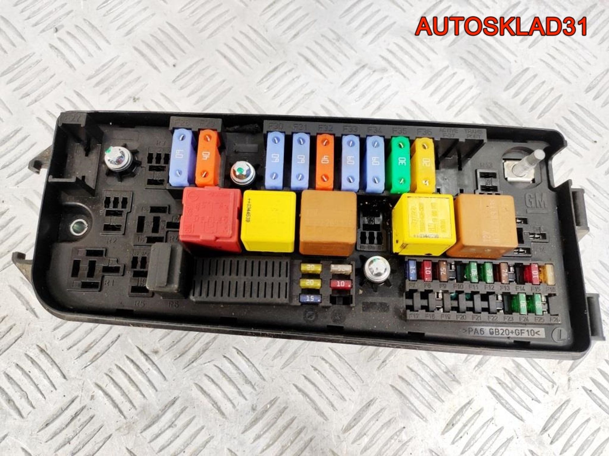 Блок предохранителей Opel Vectra C 13144711 Бензин, 2300 рублей, Дубовое