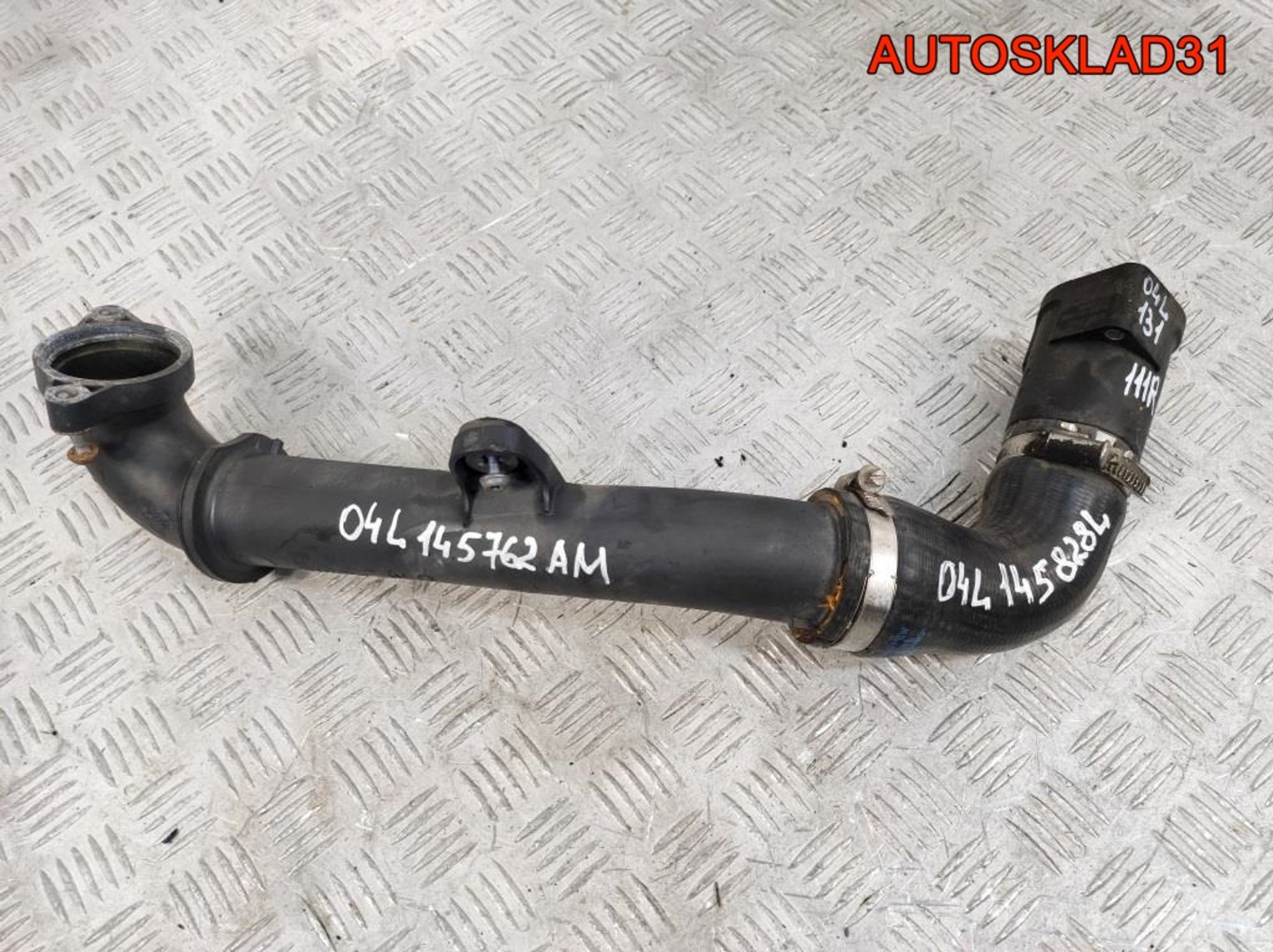 Патрубок интеркулера VW Passat B8 2,0 Дизель 04L145762AM, 5000 рублей, Дубовое