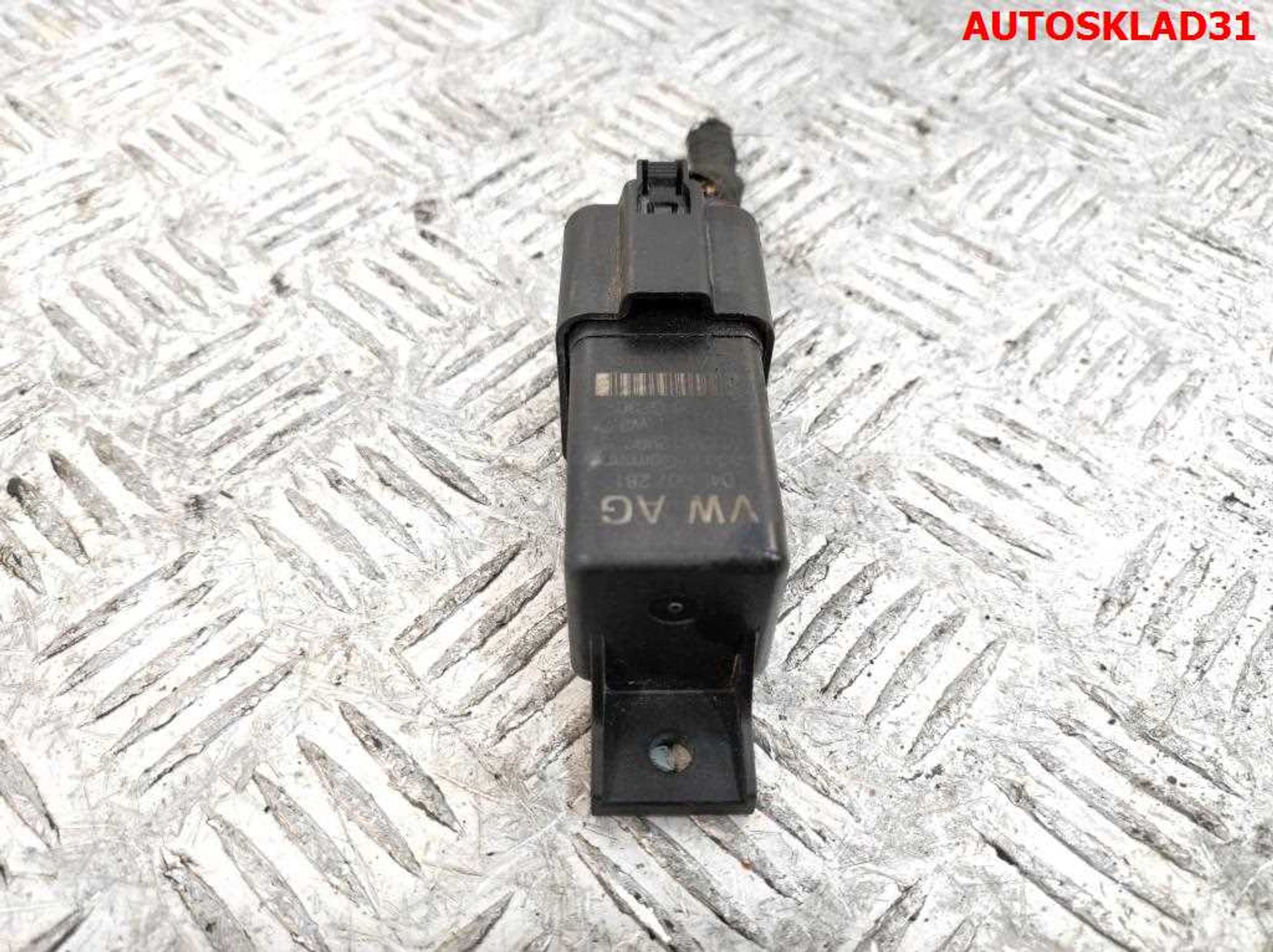 Реле свечей накаливания VW Tiguan 2,0 Дизель 04L907281, 2800 рублей, Дубовое