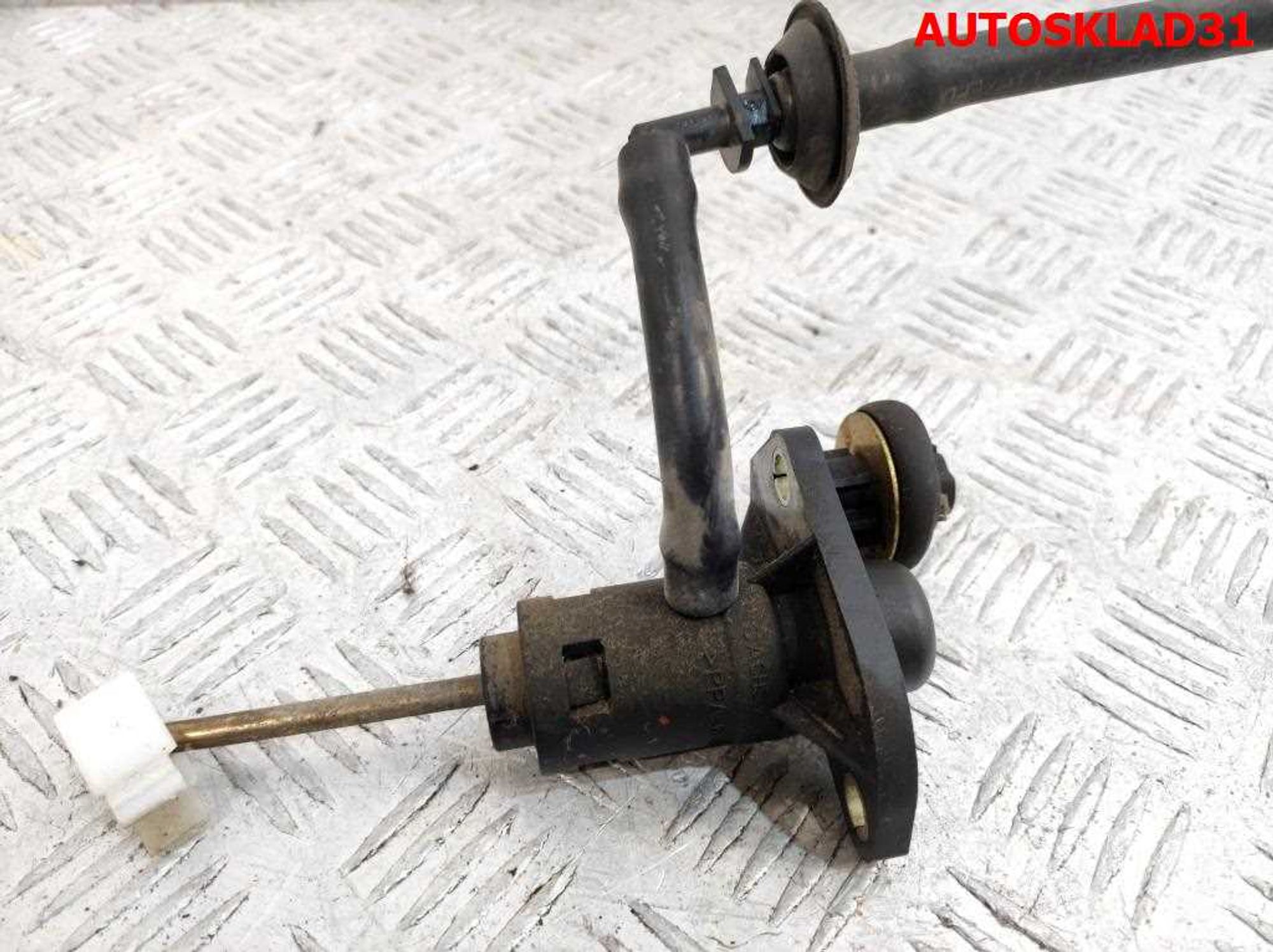 Цилиндр сцепления главный Audi A4 B6 8E1721401S, 1700 рублей, Дубовое