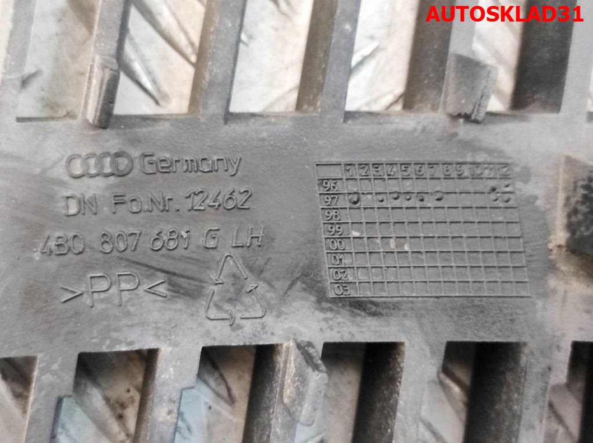 Решетка в бампер левая  Audi A6 C5 4B0807681G Дорест, 2500 рублей, Дубовое